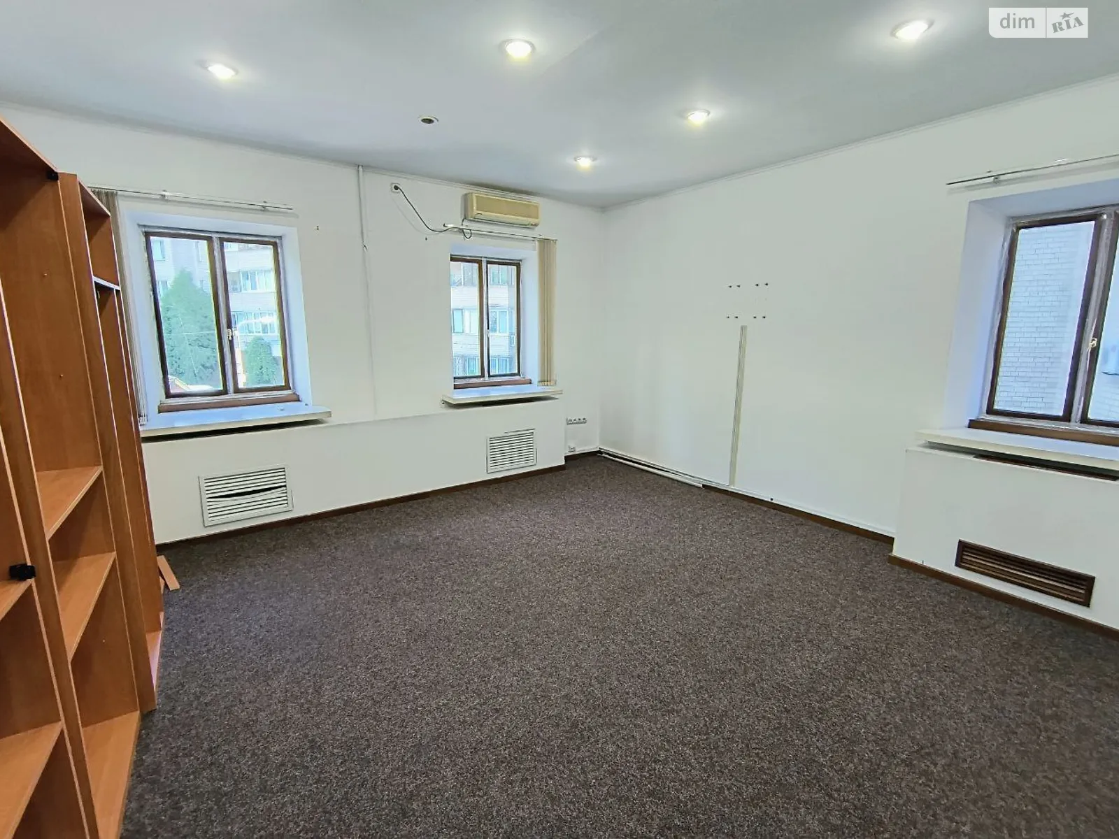 Сдается в аренду помещения свободного назначения 250 кв. м в 3-этажном здании, цена: 62500 грн - фото 1