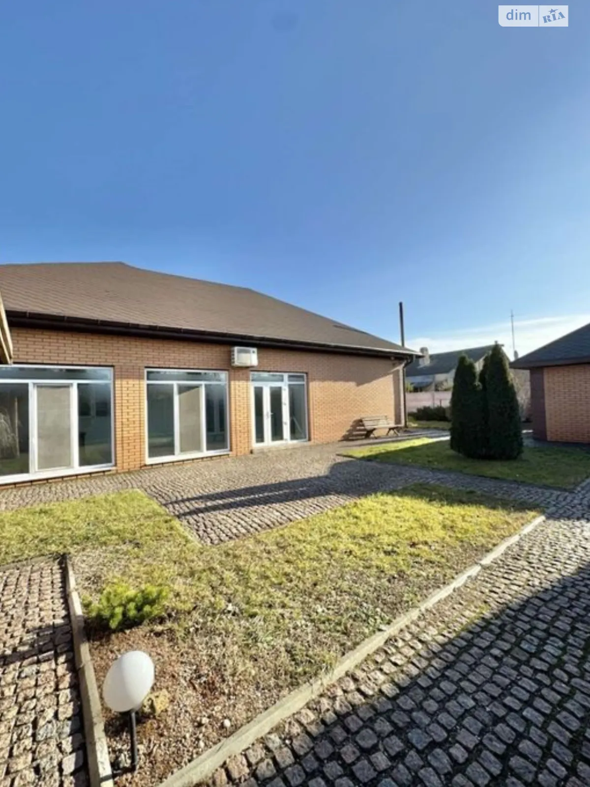 Продается одноэтажный дом 201.3 кв. м с садом, цена: 71000 $ - фото 1