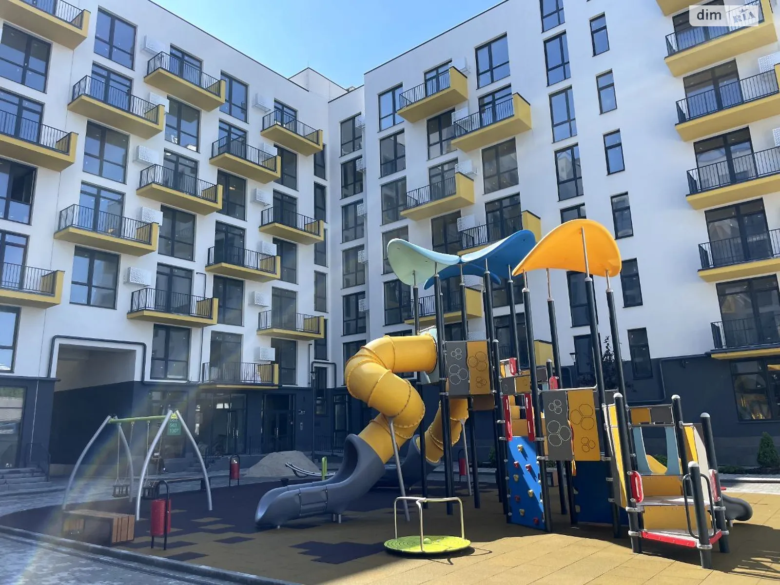 Продается 1-комнатная квартира 52 кв. м в Львове, ул. Владимира Навроцкого, 4 - фото 1
