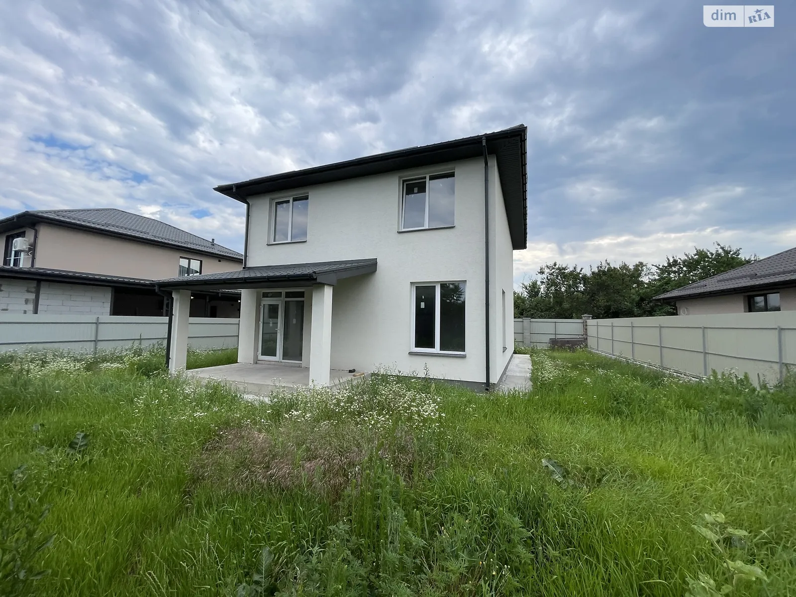 Продается дом на 2 этажа 140 кв. м с подвалом, цена: 145000 $ - фото 1