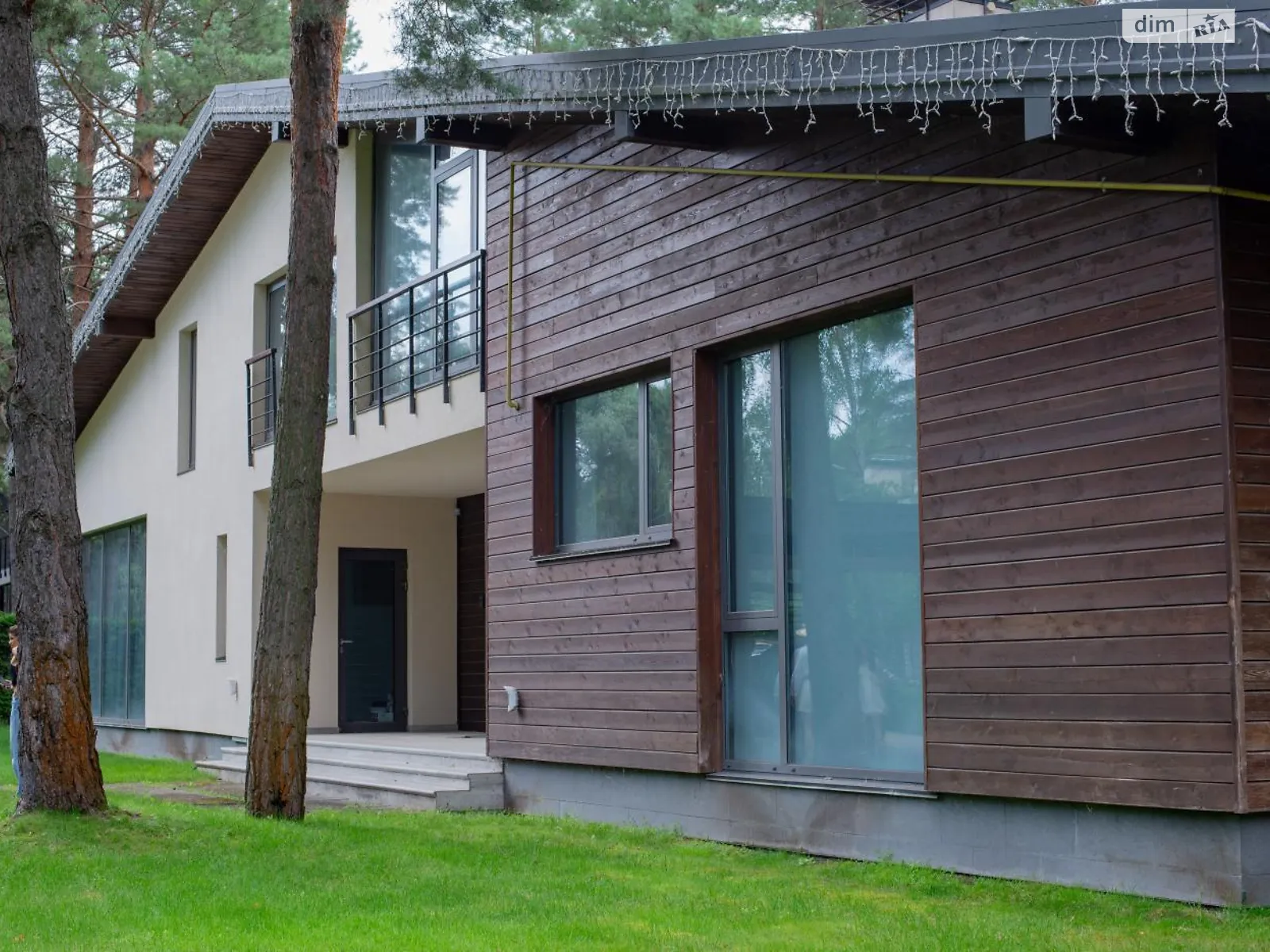 Продается дом на 2 этажа 368 кв. м с верандой, цена: 1300000 $ - фото 1