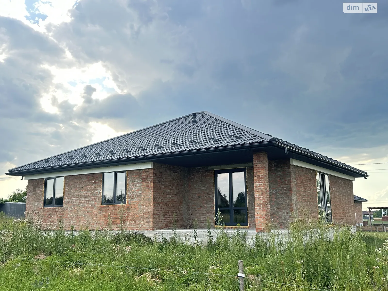 Продается одноэтажный дом 117 кв. м с бассейном, цена: 60000 $ - фото 1