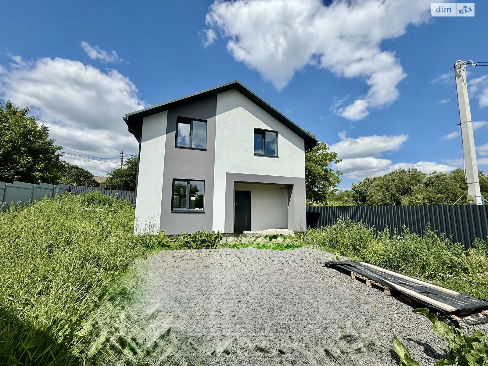 Продается дом на 2 этажа 107 кв. м с гаражом, цена: 84999 $ - фото 1