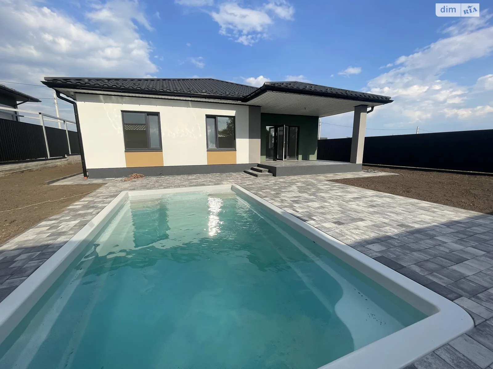 Продается одноэтажный дом 126 кв. м с подвалом, цена: 200000 $ - фото 1