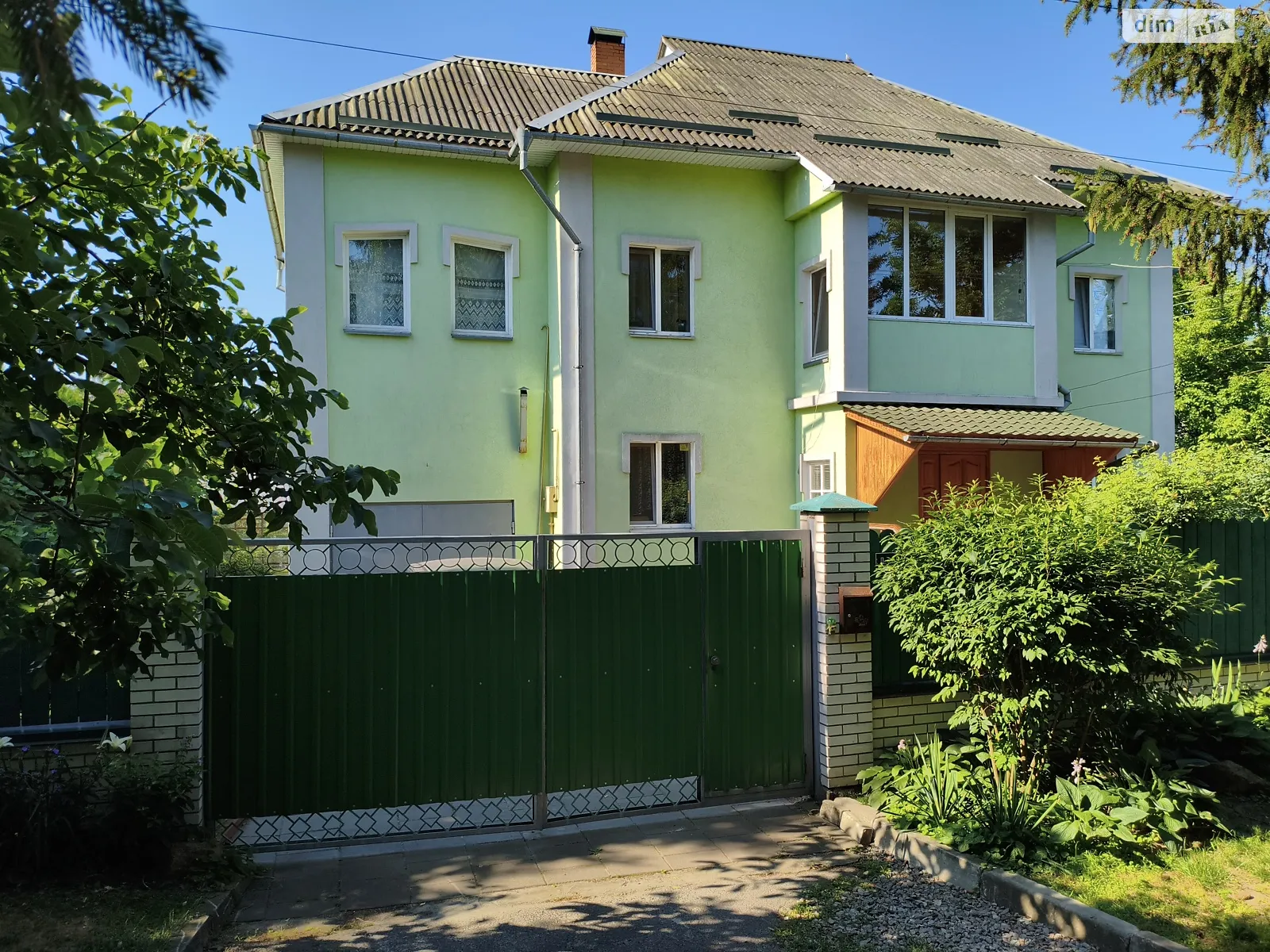 Продается дом на 2 этажа 230 кв. м с камином, цена: 270000 $ - фото 1