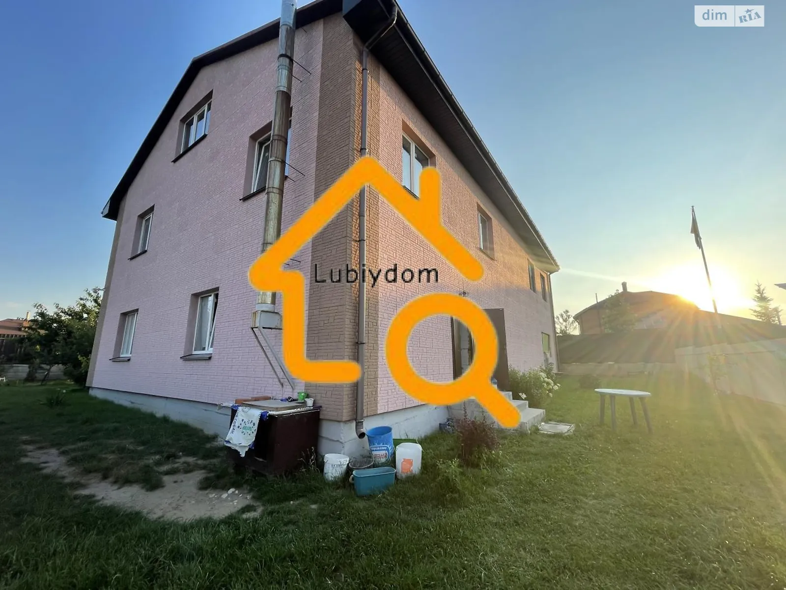 Продается дом на 2 этажа 400 кв. м с баней/сауной, цена: 100000 $ - фото 1