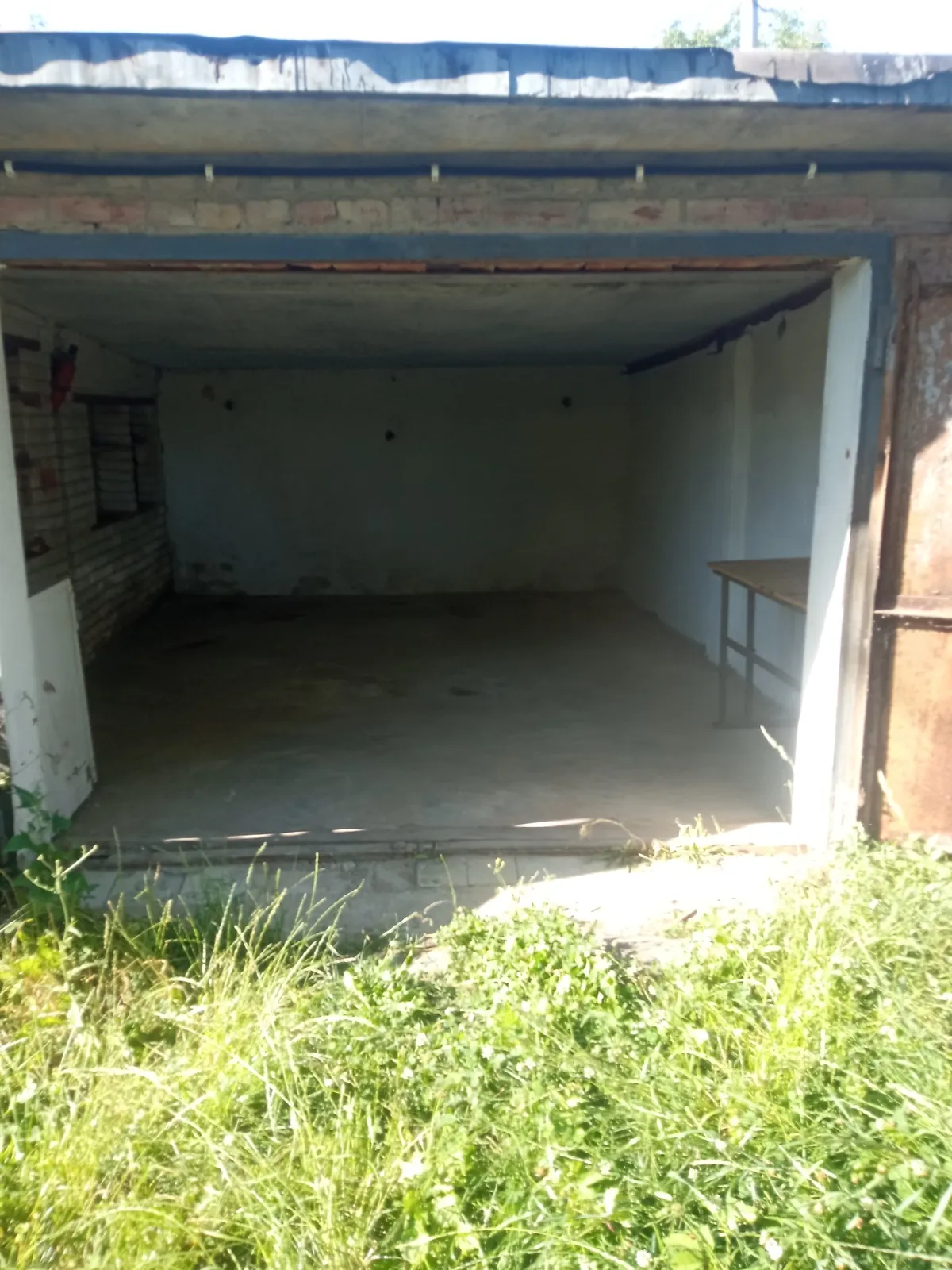 Продается место в гаражном кооперативе под легковое авто на 24 кв. м, цена: 2300 $ - фото 1