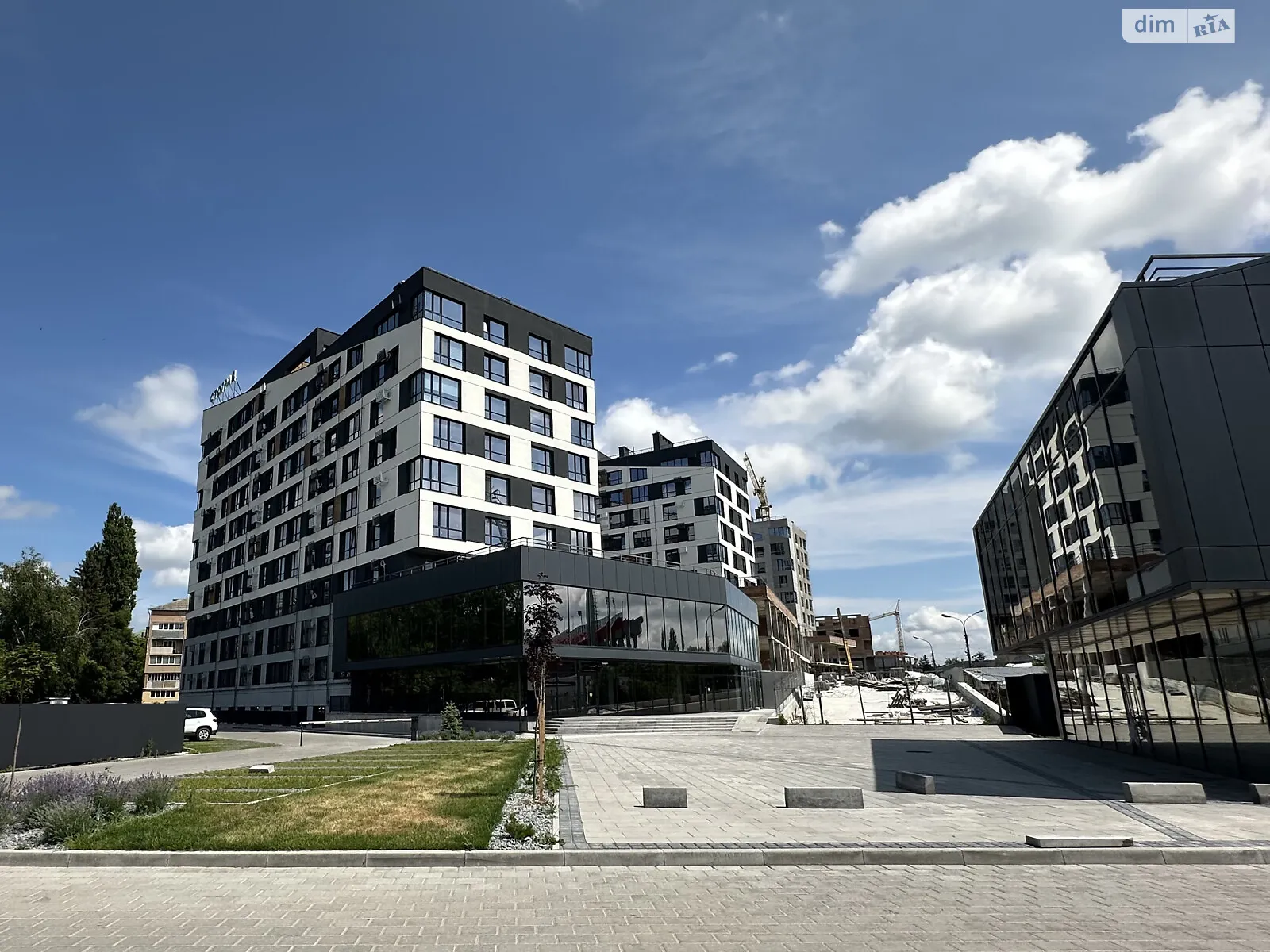 Продается 2-комнатная квартира 67 кв. м в Ровно, ул. Замковая - фото 1
