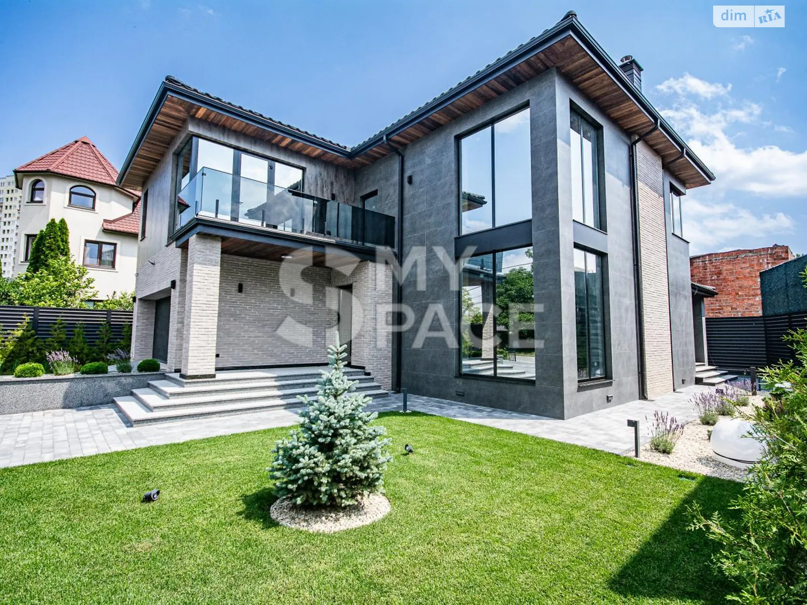 Продается дом на 2 этажа 300 кв. м с верандой, цена: 790000 $ - фото 1
