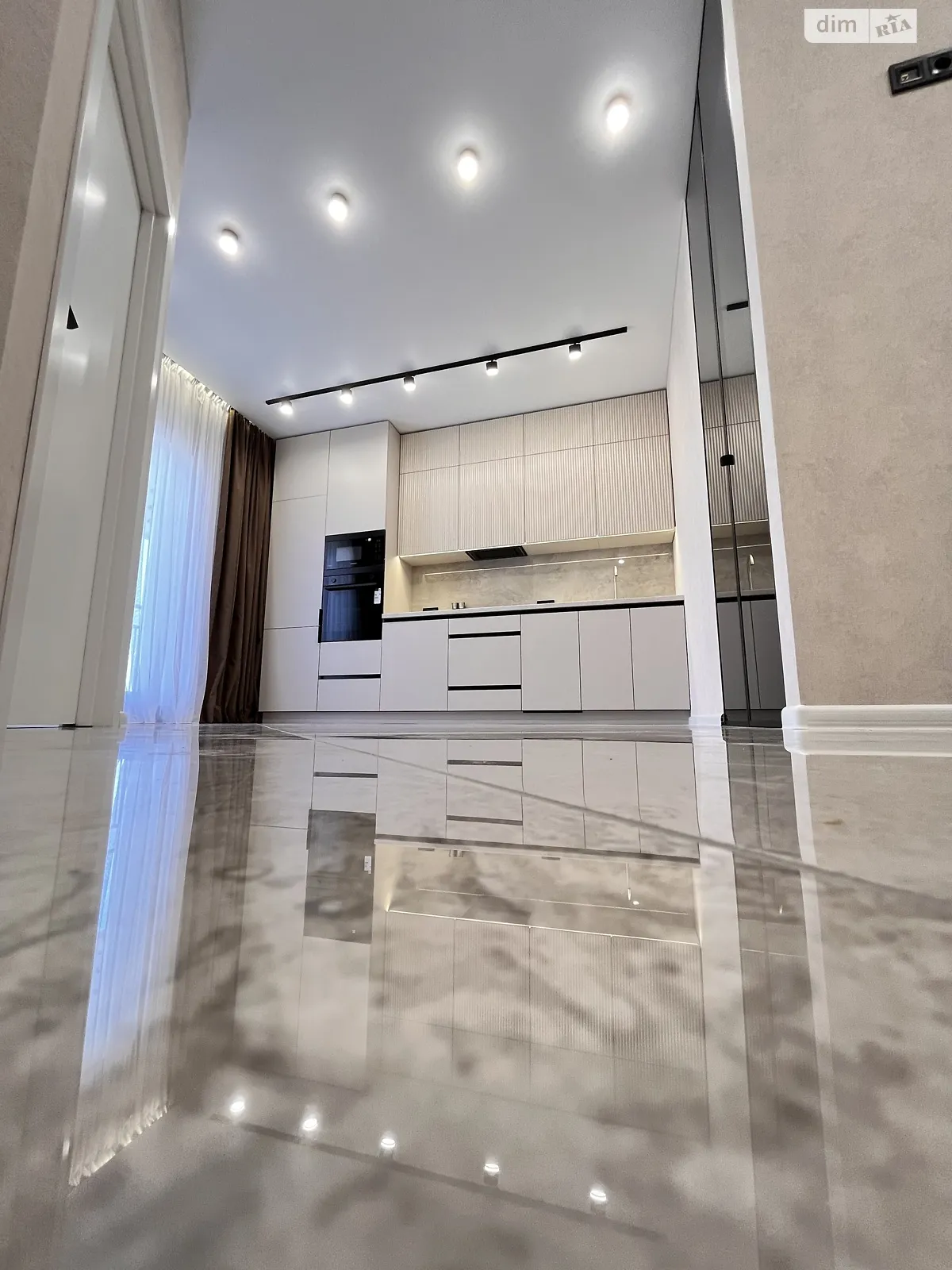 Продается 1-комнатная квартира 43 кв. м в Одессе, ул. Краснова, 1А - фото 1