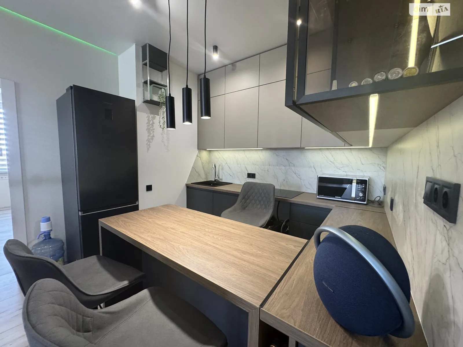 Продается 2-комнатная квартира 87 кв. м в Одессе, ул. Костанди, 104/2 - фото 1