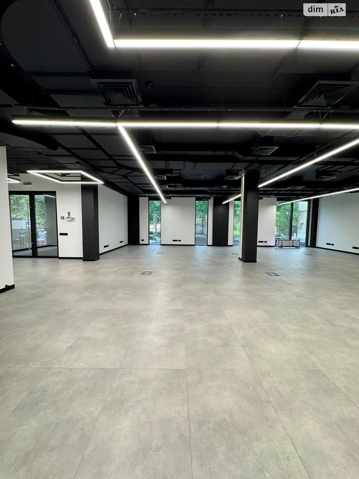 Сдается в аренду офис 270 кв. м в бизнес-центре, цена: 6500 $ - фото 1