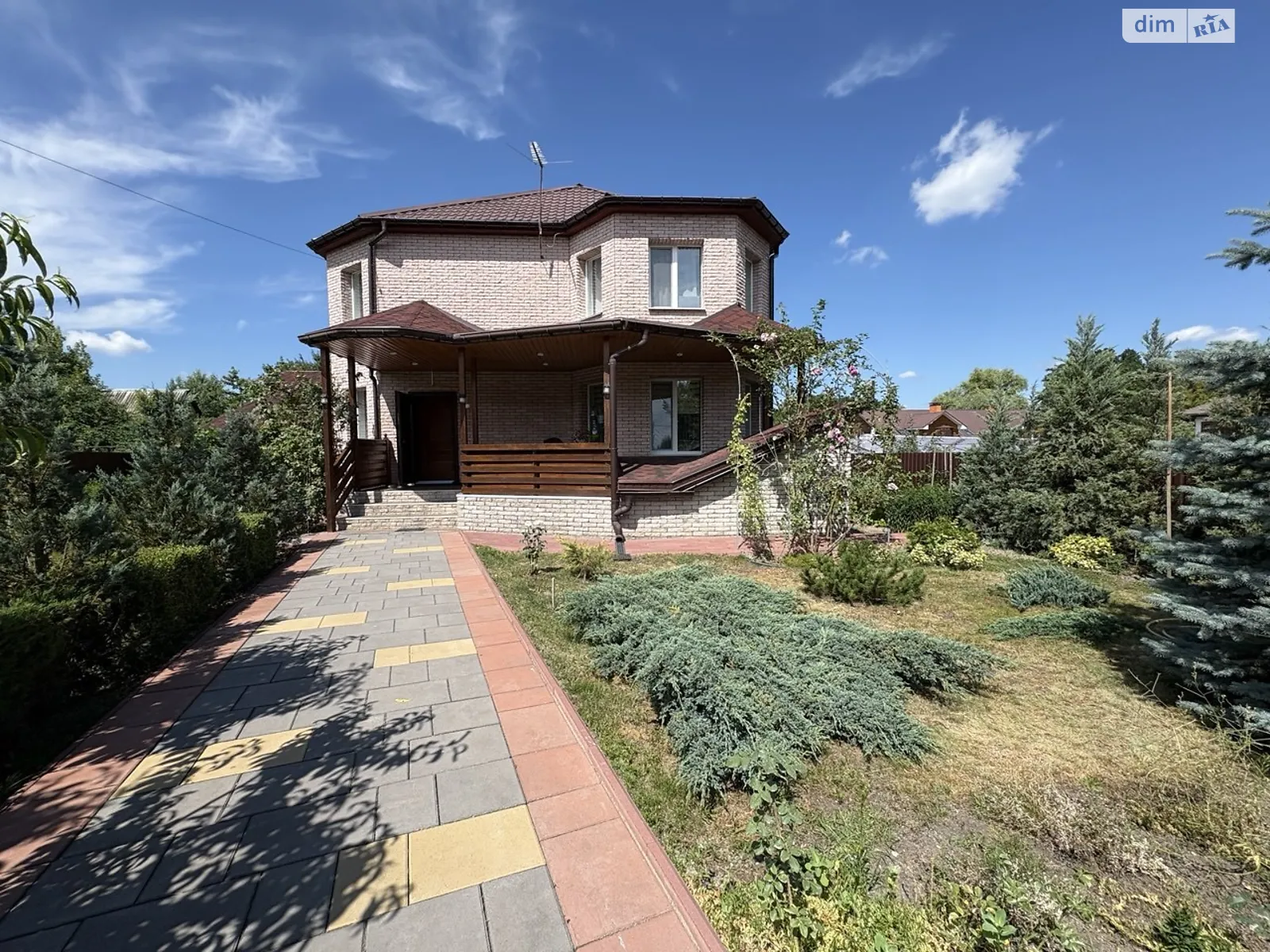 Продается дом на 2 этажа 211.4 кв. м с балконом, цена: 195000 $ - фото 1