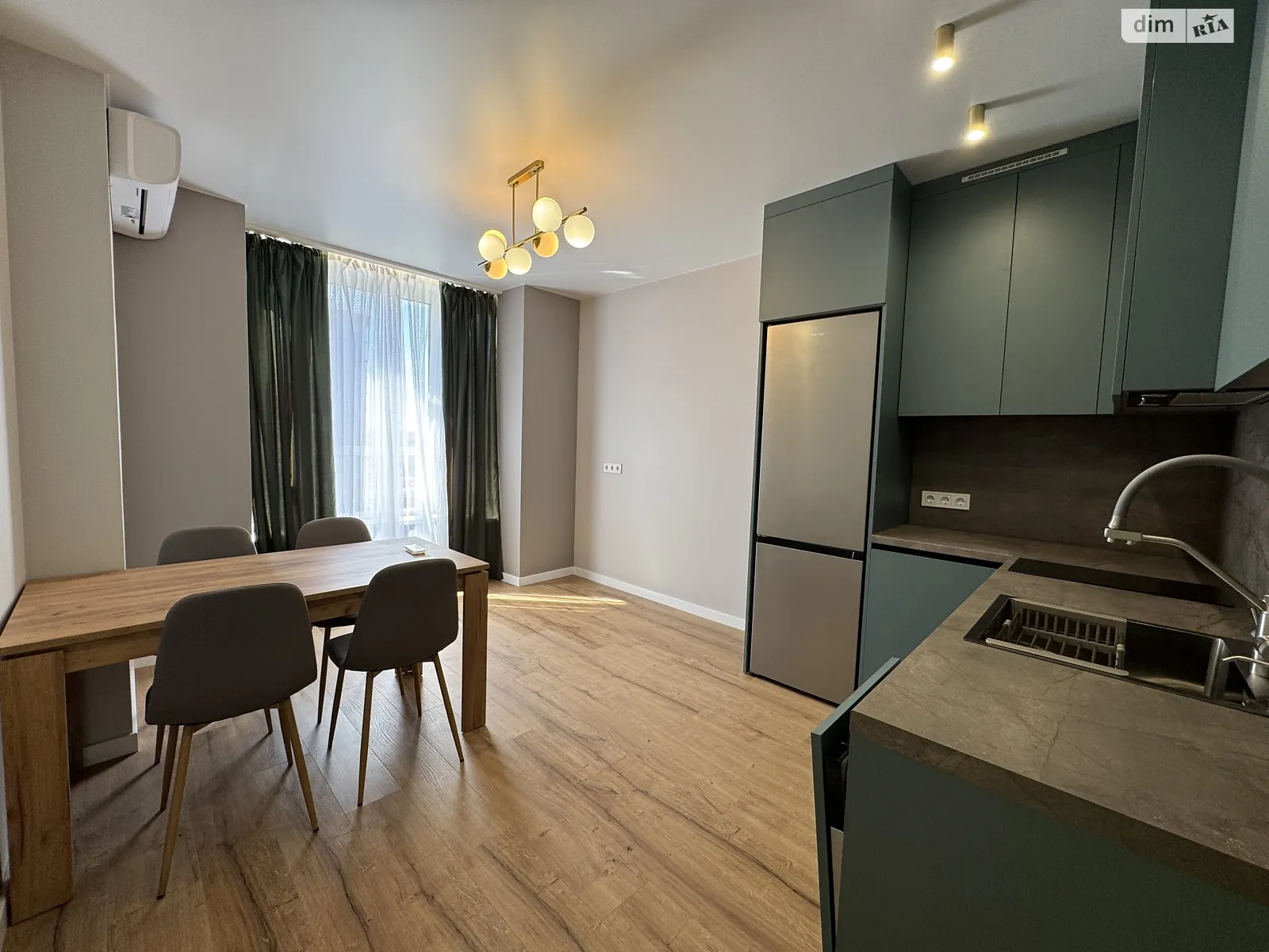 Продается 1-комнатная квартира 43 кв. м в Буче, ул. Леси Украинки, 3 - фото 1