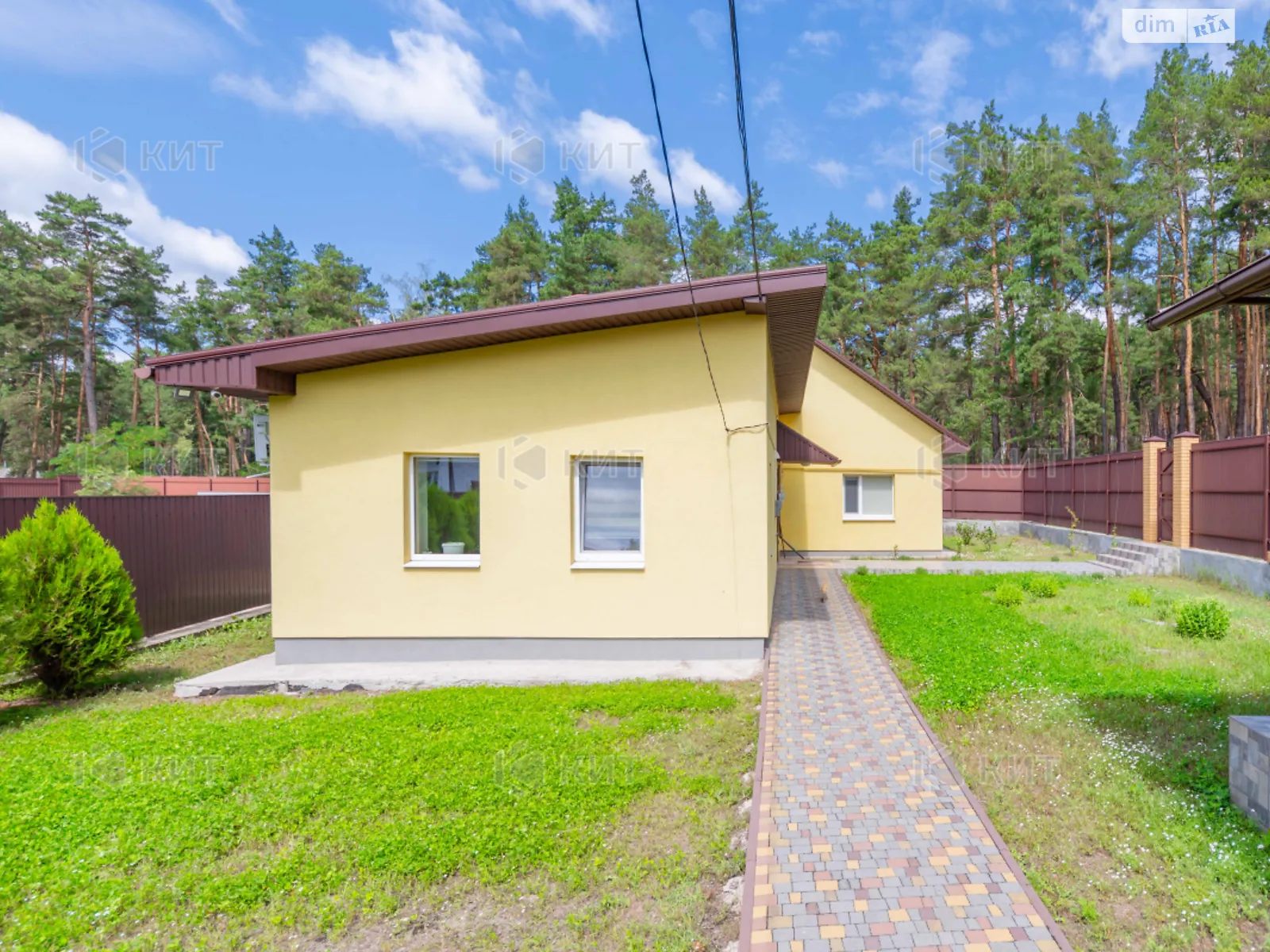 Продается дом на 2 этажа 160 кв. м с подвалом, цена: 75000 $ - фото 1