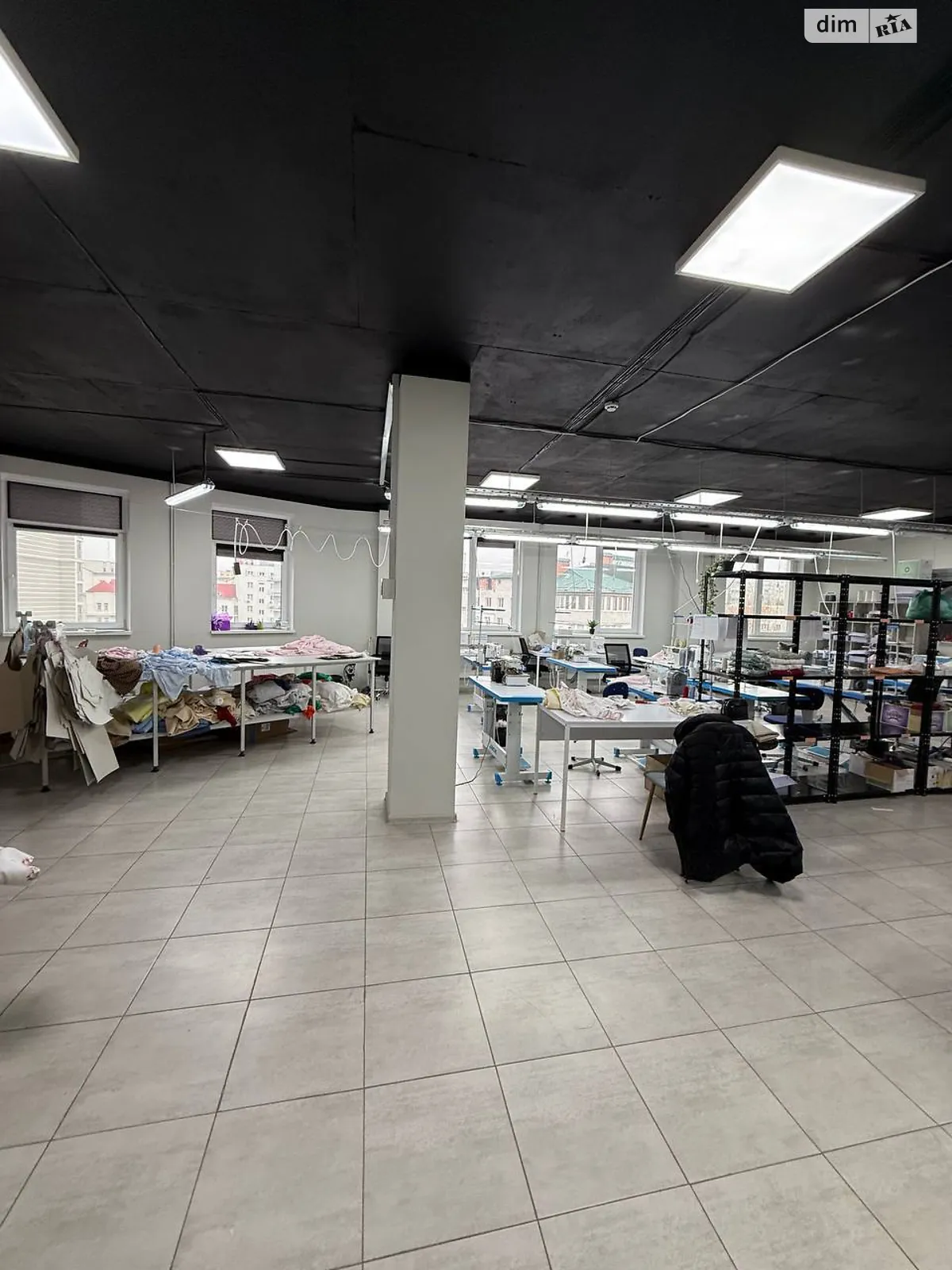 Продается офис 125 кв. м в бизнес-центре, цена: 131250 $ - фото 1