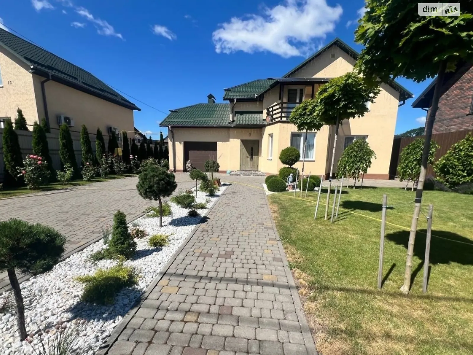 Продается дом на 2 этажа 193 кв. м с гаражом, цена: 330000 $ - фото 1