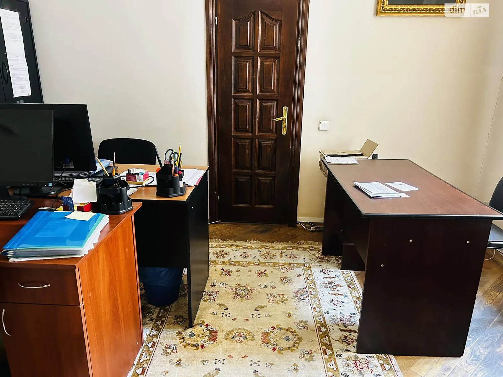 Продается офис 111.6 кв. м в бизнес-центре, цена: 250000 € - фото 1