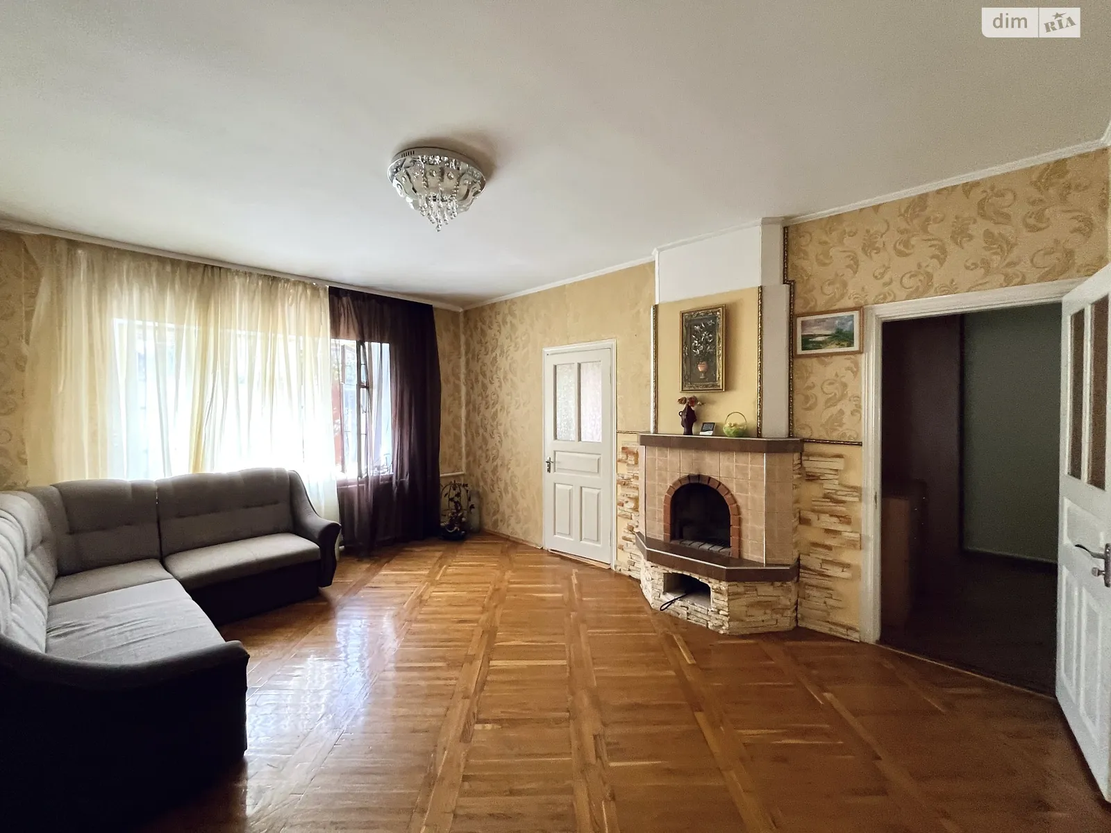 Продается дом на 2 этажа 120 кв. м с камином, цена: 150000 $ - фото 1