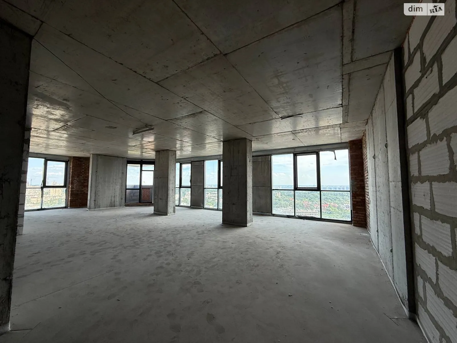 Продається 3-кімнатна квартира 118 кв. м у Києві, вул. Андрія Верхогляда(Драгомирова), 14А - фото 1