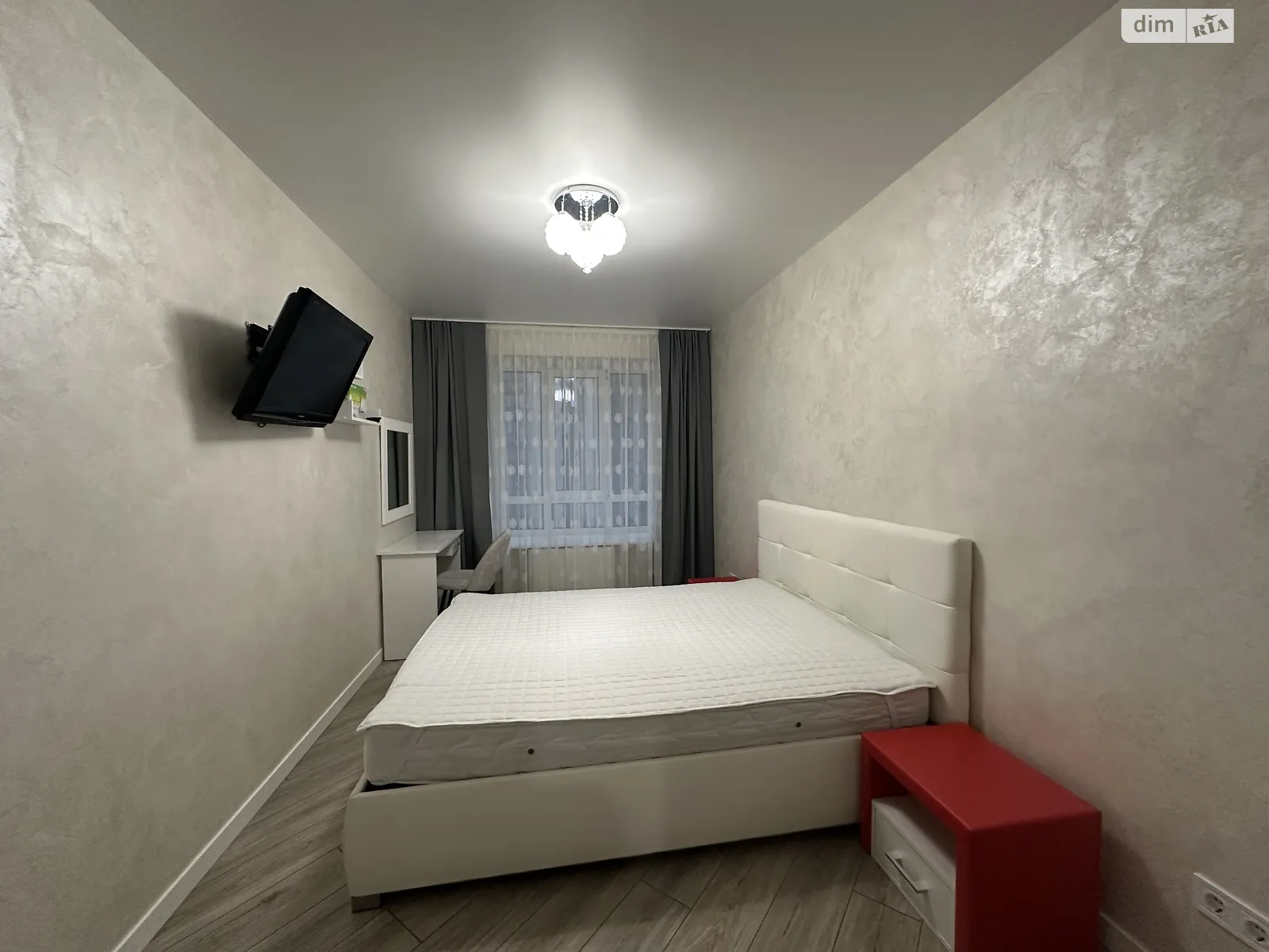 1-комнатная квартира 47 кв. м в Луцке, ул. Ровенская - фото 1