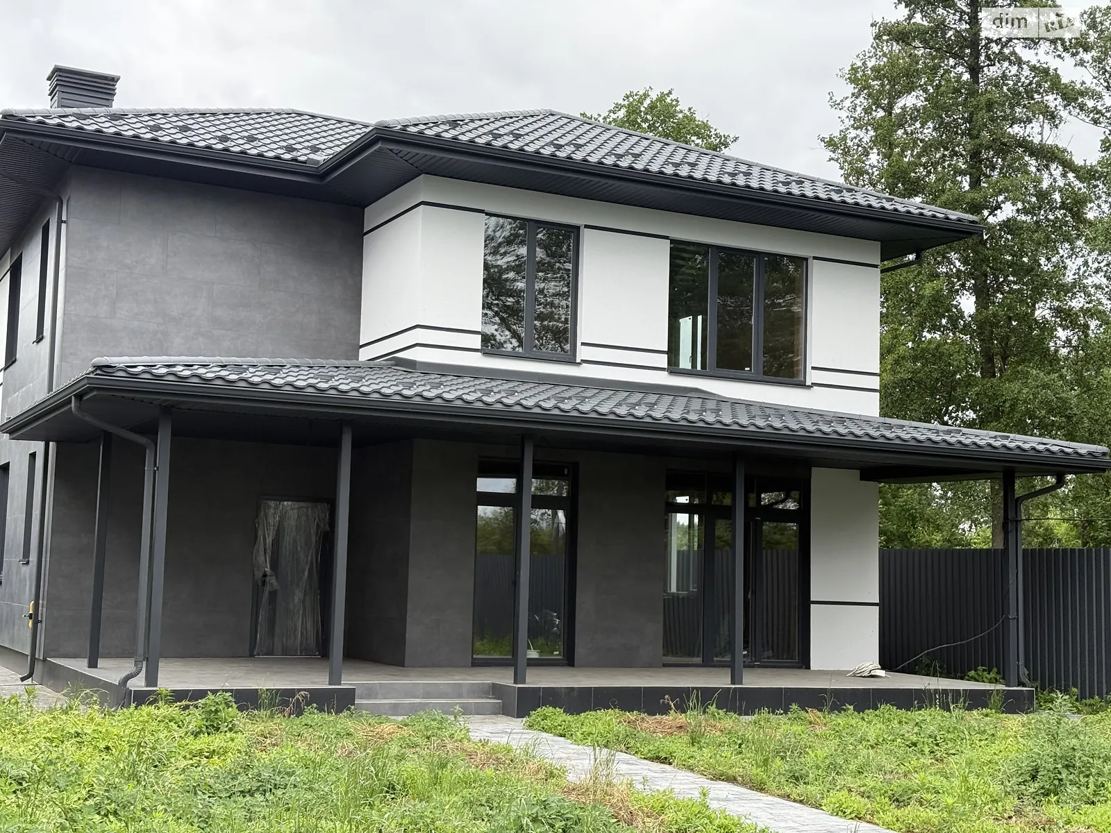 Продается дом на 2 этажа 150 кв. м с беседкой, цена: 178000 $ - фото 1