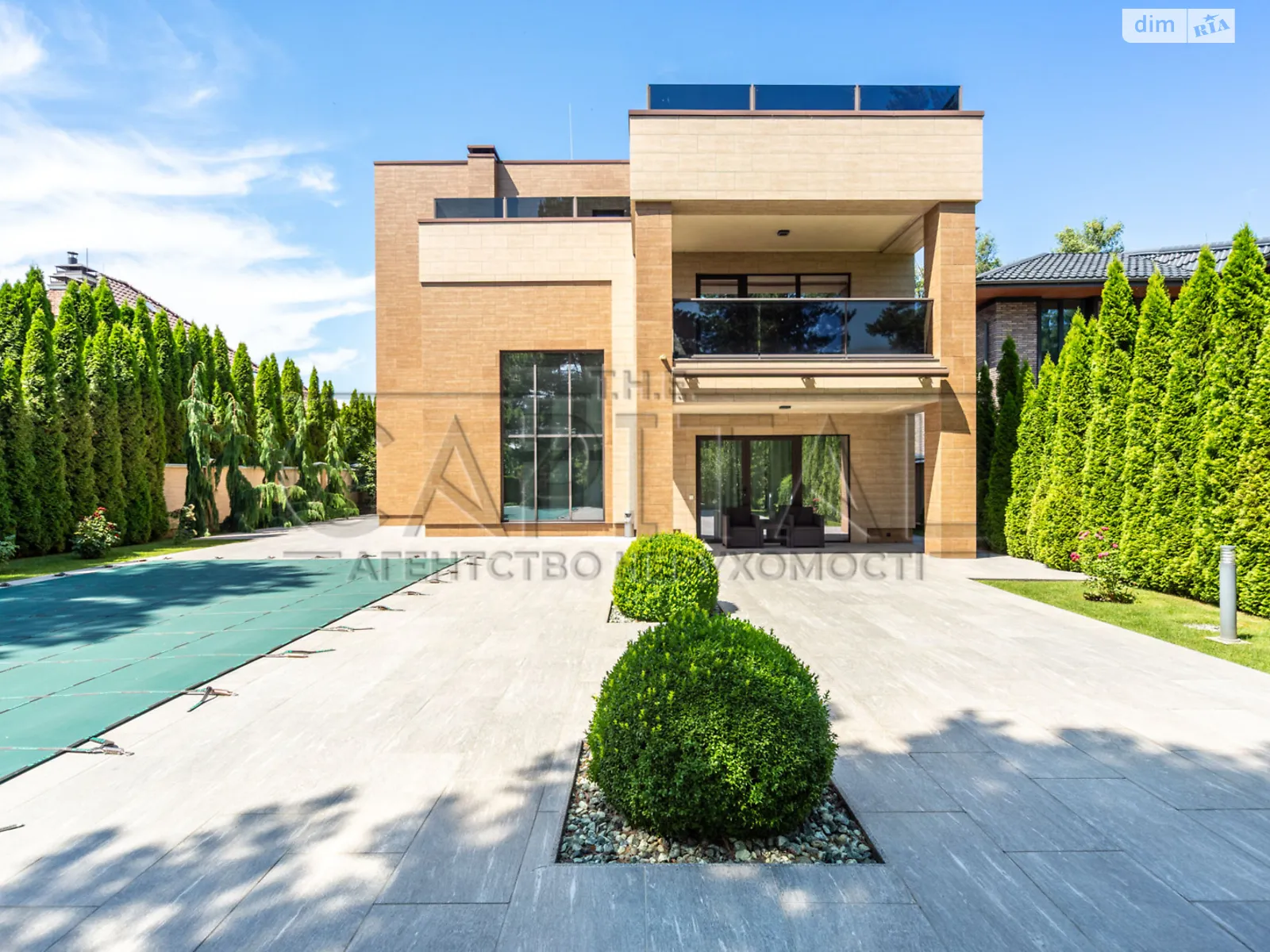 Продается дом на 2 этажа 235.3 кв. м с участком, цена: 800000 $ - фото 1