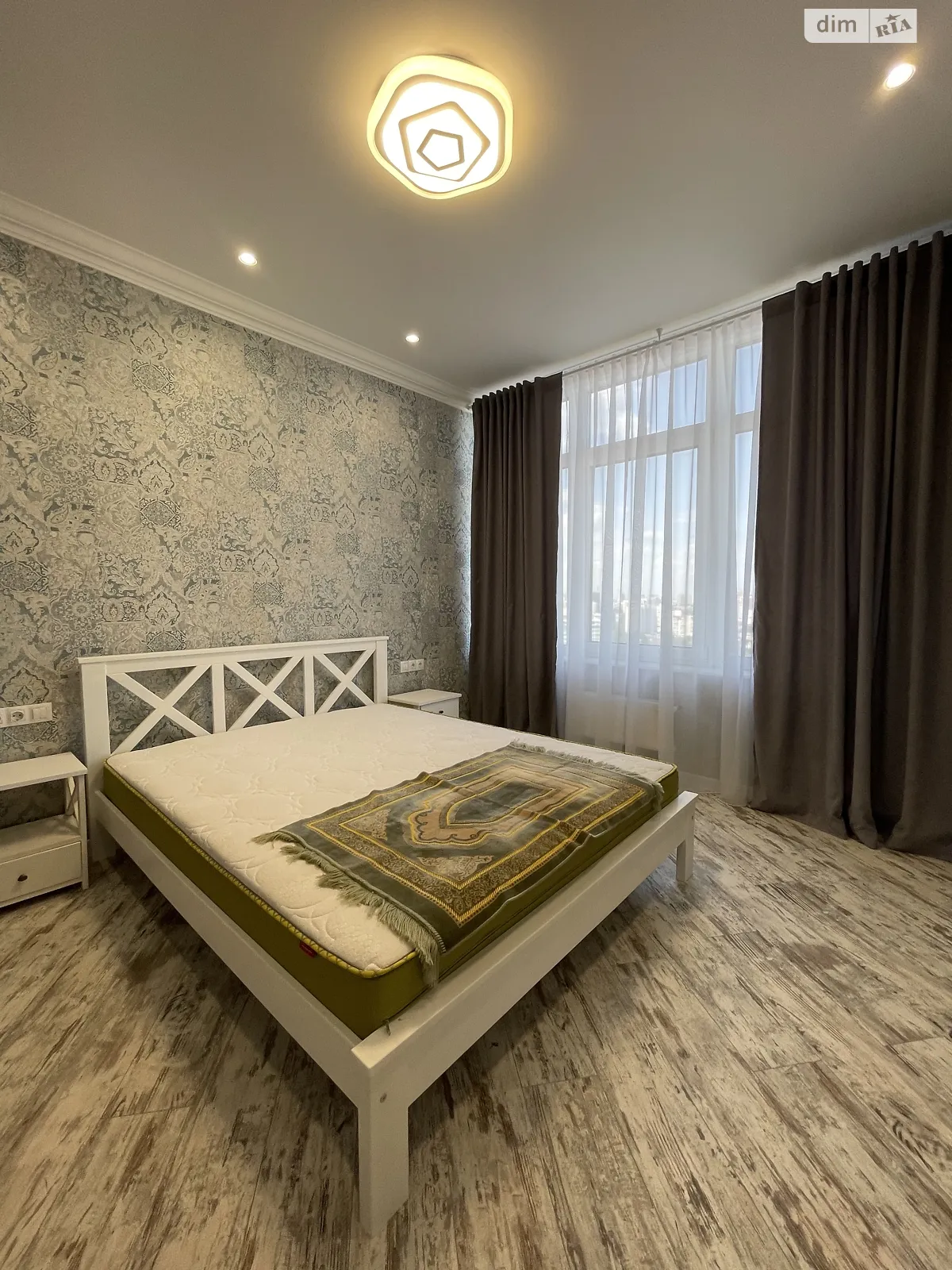 Продается 3-комнатная квартира 105 кв. м в Одессе, ул. Валерия Самофалова, 16А/1 - фото 1