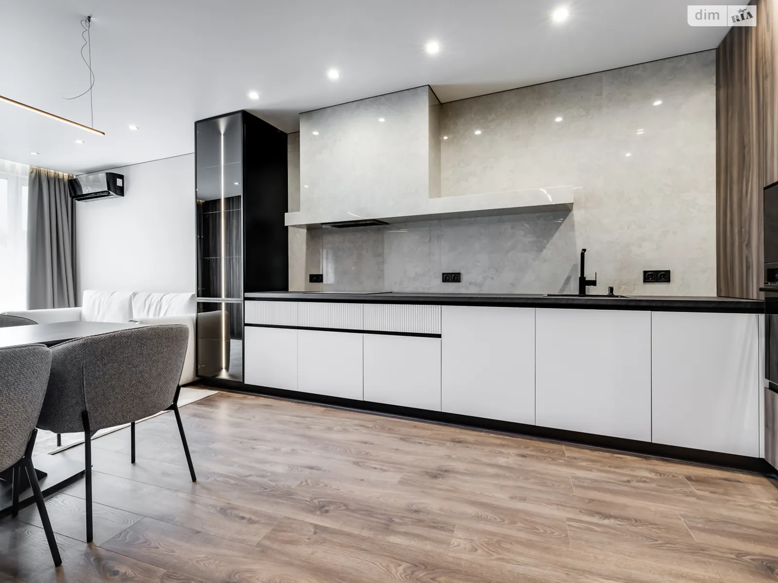 Продается 2-комнатная квартира 84 кв. м в Львове, ул. Замарстиновская, 170Б - фото 1