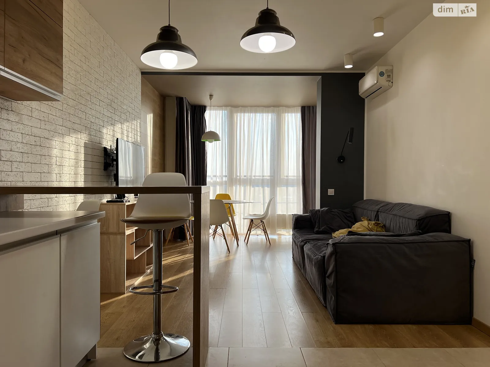 Продается 1-комнатная квартира 51 кв. м в Киеве, ул. Анатолия Петрицкого, 21 - фото 1