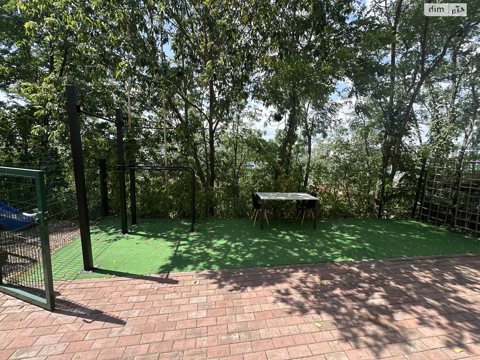 Сдается в аренду дом на 3 этажа 270 кв. м с баней/сауной, цена: 2499 $ - фото 1