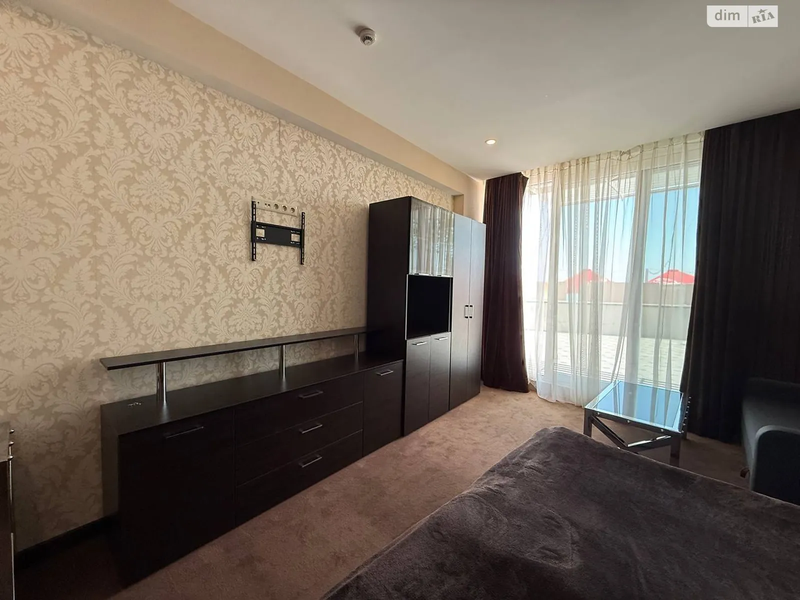 Продается 1-комнатная квартира 40 кв. м в Одессе, ул. Бернардацци, 2А корпус 2 - фото 1