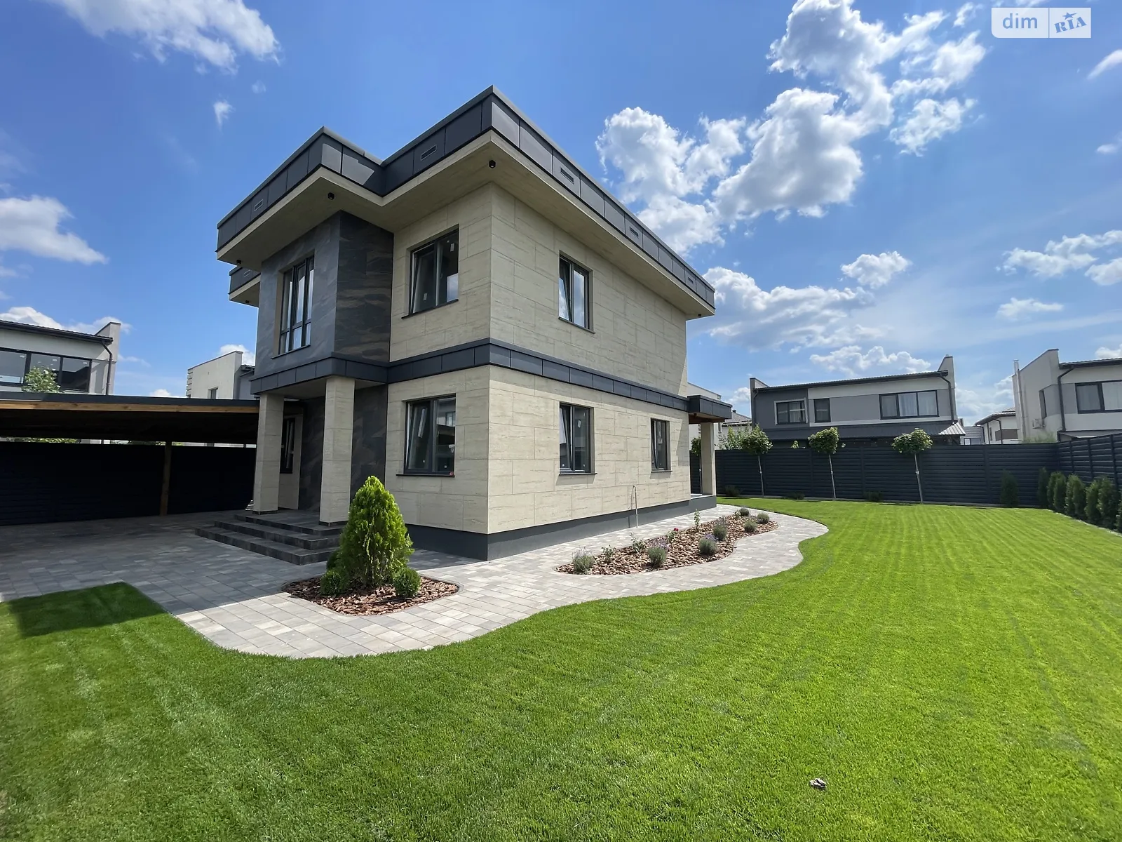 Продается дом на 2 этажа 155 кв. м с бассейном, цена: 225000 $ - фото 1