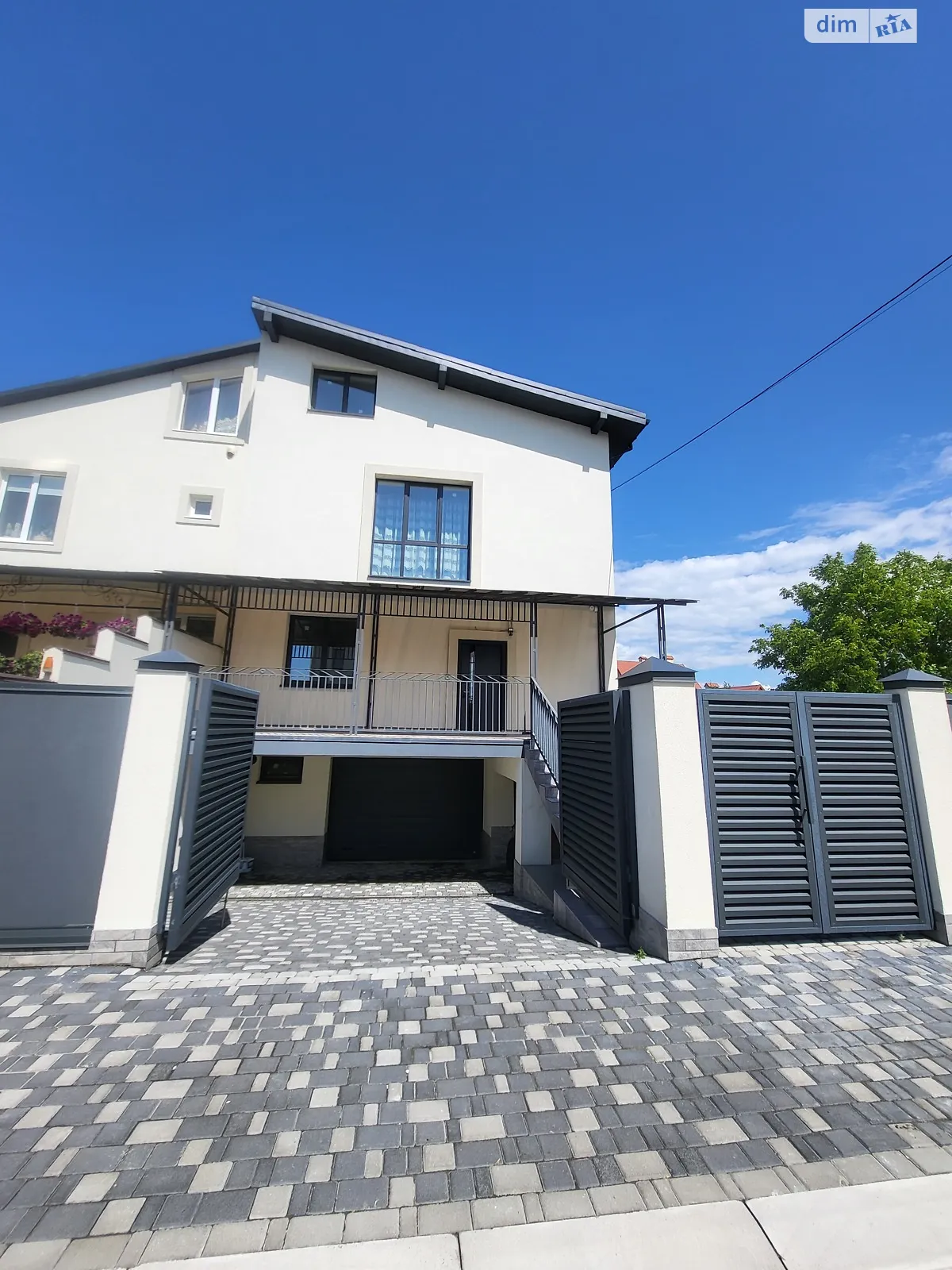 Продається будинок 3 поверховий 265.6 кв. м з каміном, цена: 400000 $ - фото 1