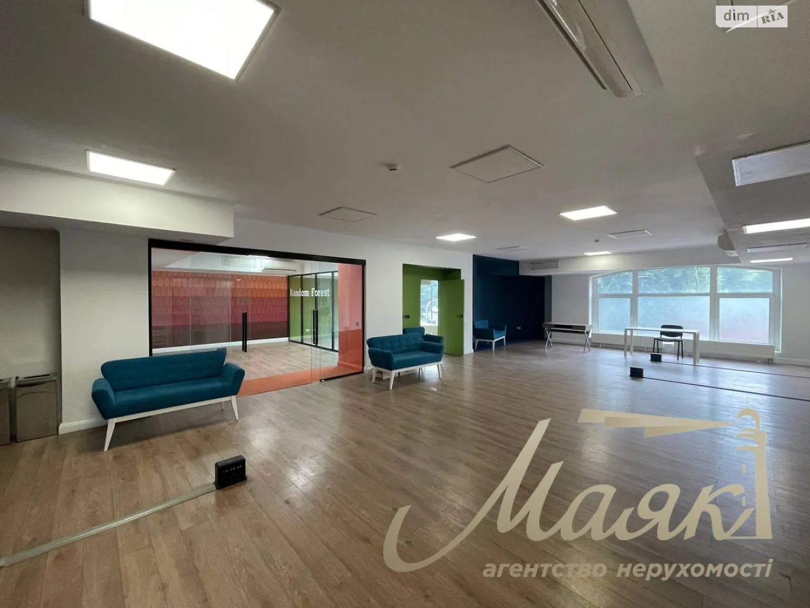 Сдается в аренду офис 270 кв. м в бизнес-центре, цена: 5200 $ - фото 1