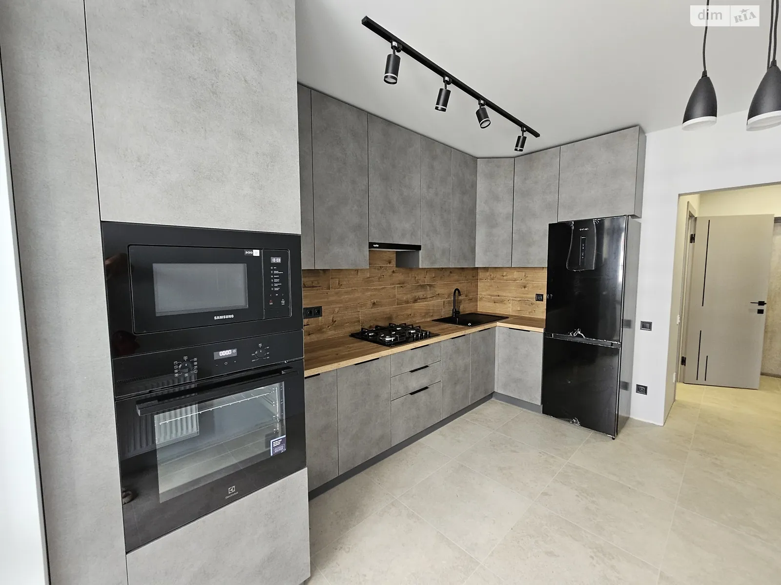 Здається в оренду 1-кімнатна квартира 45 кв. м у, цена: 500 $ - фото 1