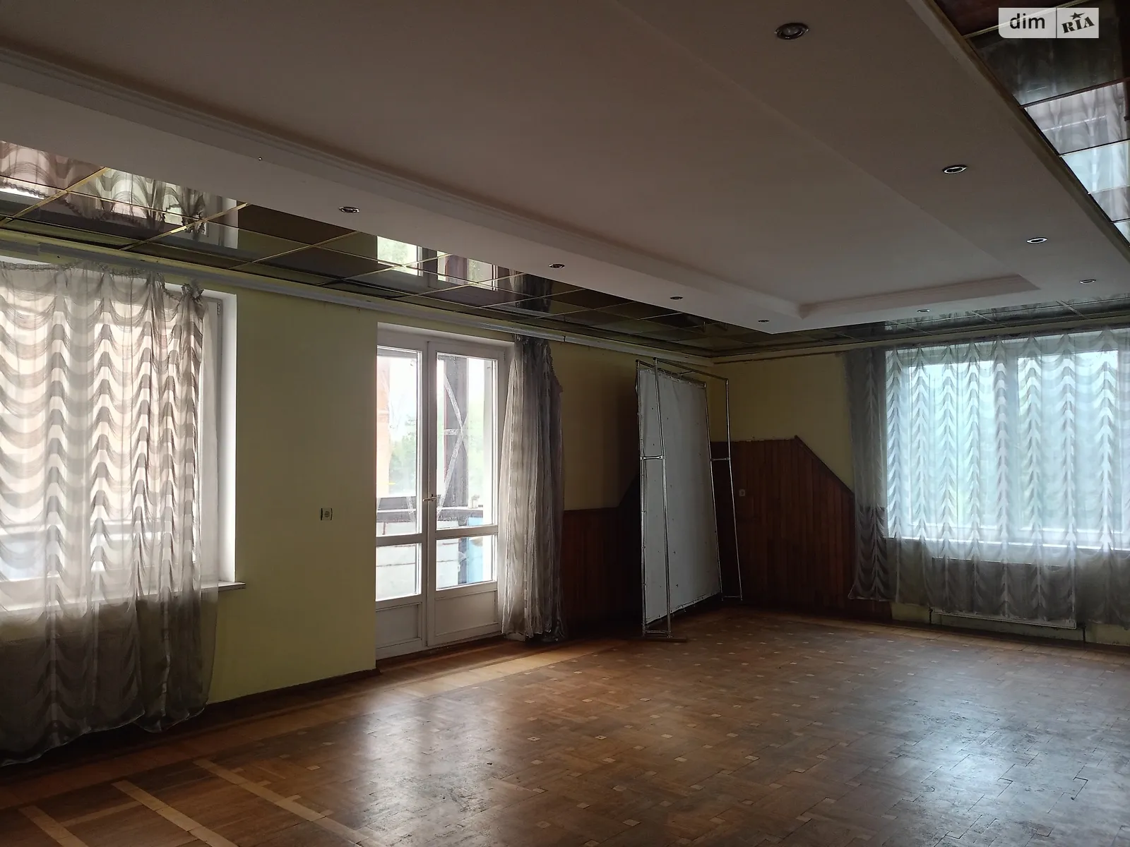 Сдается в аренду помещения свободного назначения 300 кв. м в 3-этажном здании, цена: 40000 грн - фото 1