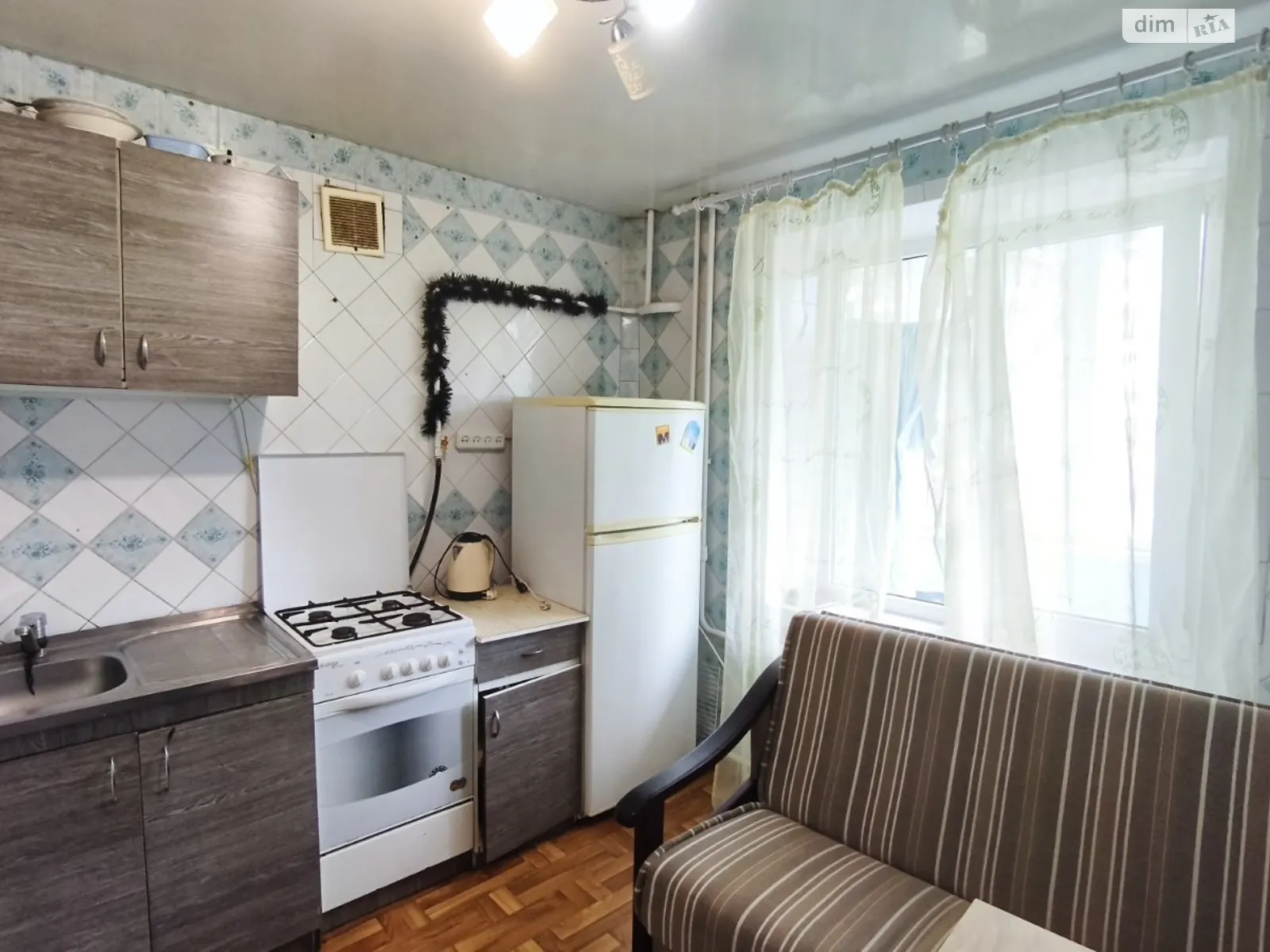 Продается 1-комнатная квартира 38 кв. м в Харькове, ул. Роганская, 100Б - фото 1