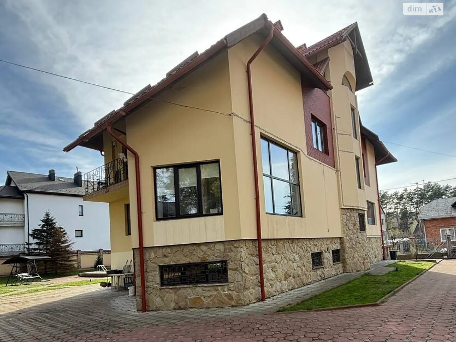 Продается дом на 3 этажа 500 кв. м с беседкой, цена: 725000 $ - фото 1