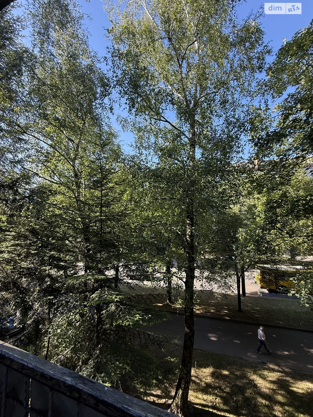 Продается 2-комнатная квартира 56 кв. м в Ровно, ул. Соборная, 9 - фото 1