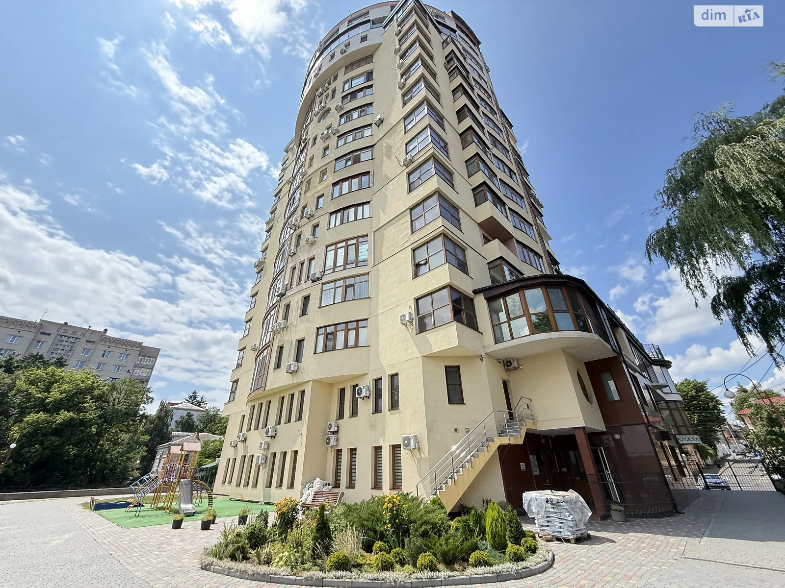 Продается 3-комнатная квартира 116 кв. м в Виннице, ул. Степана Бандеры(Льва Толстого), 9 - фото 1