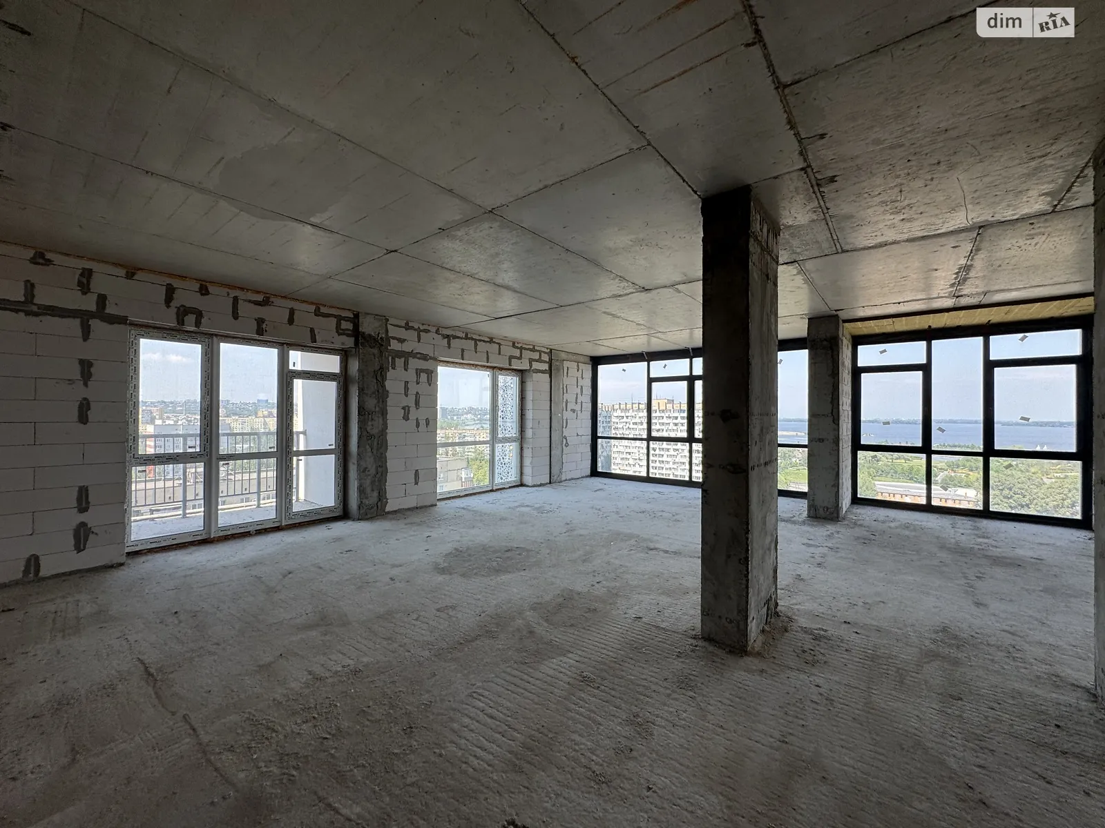 Продается 4-комнатная квартира 121 кв. м в Днепре, пер. Добровольцев, 3 - фото 1