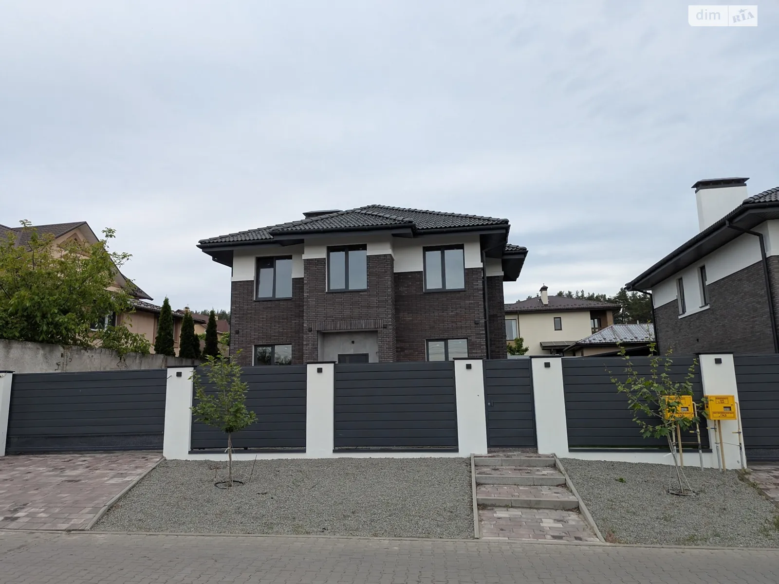 Продается дом на 2 этажа 155 кв. м с мансардой, цена: 165000 $ - фото 1