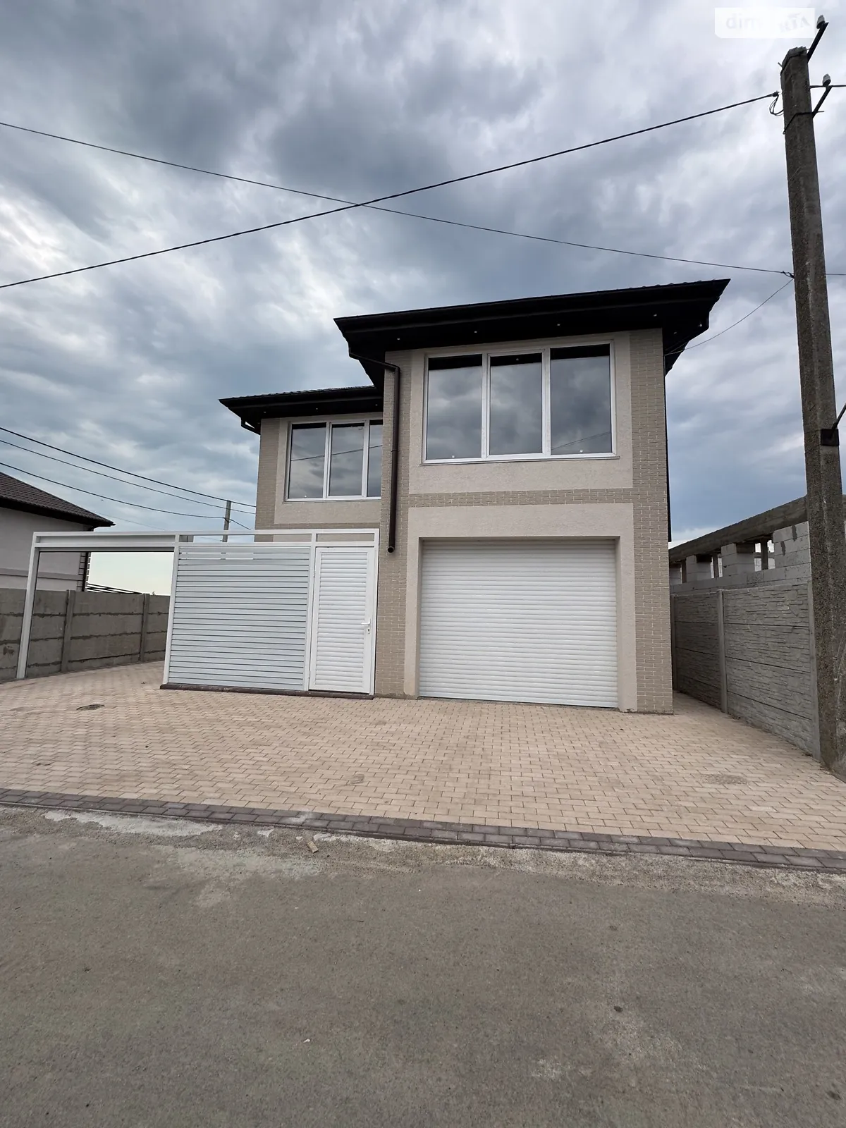 Продается дом на 2 этажа 170 кв. м с балконом, цена: 100000 $ - фото 1