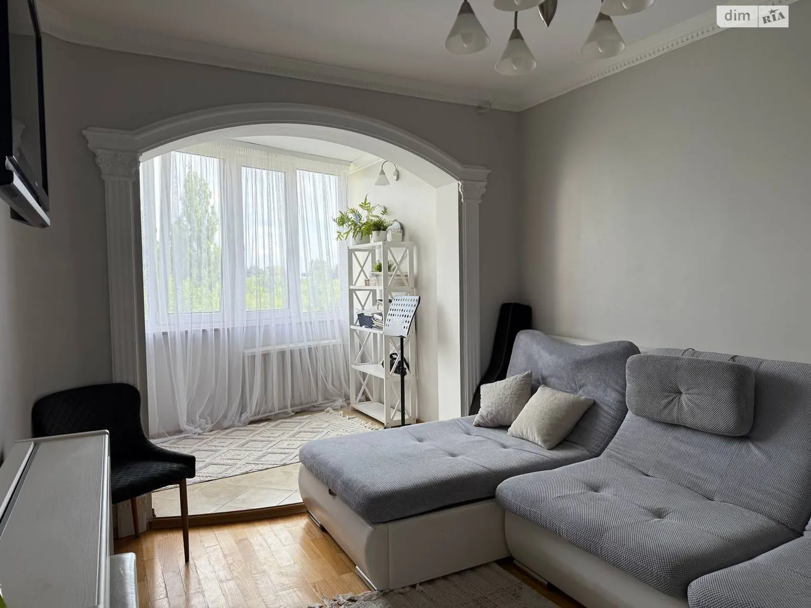 Продается 5-комнатная квартира 93.3 кв. м в Ровно, ул. Шухевича Романа, 2 - фото 1