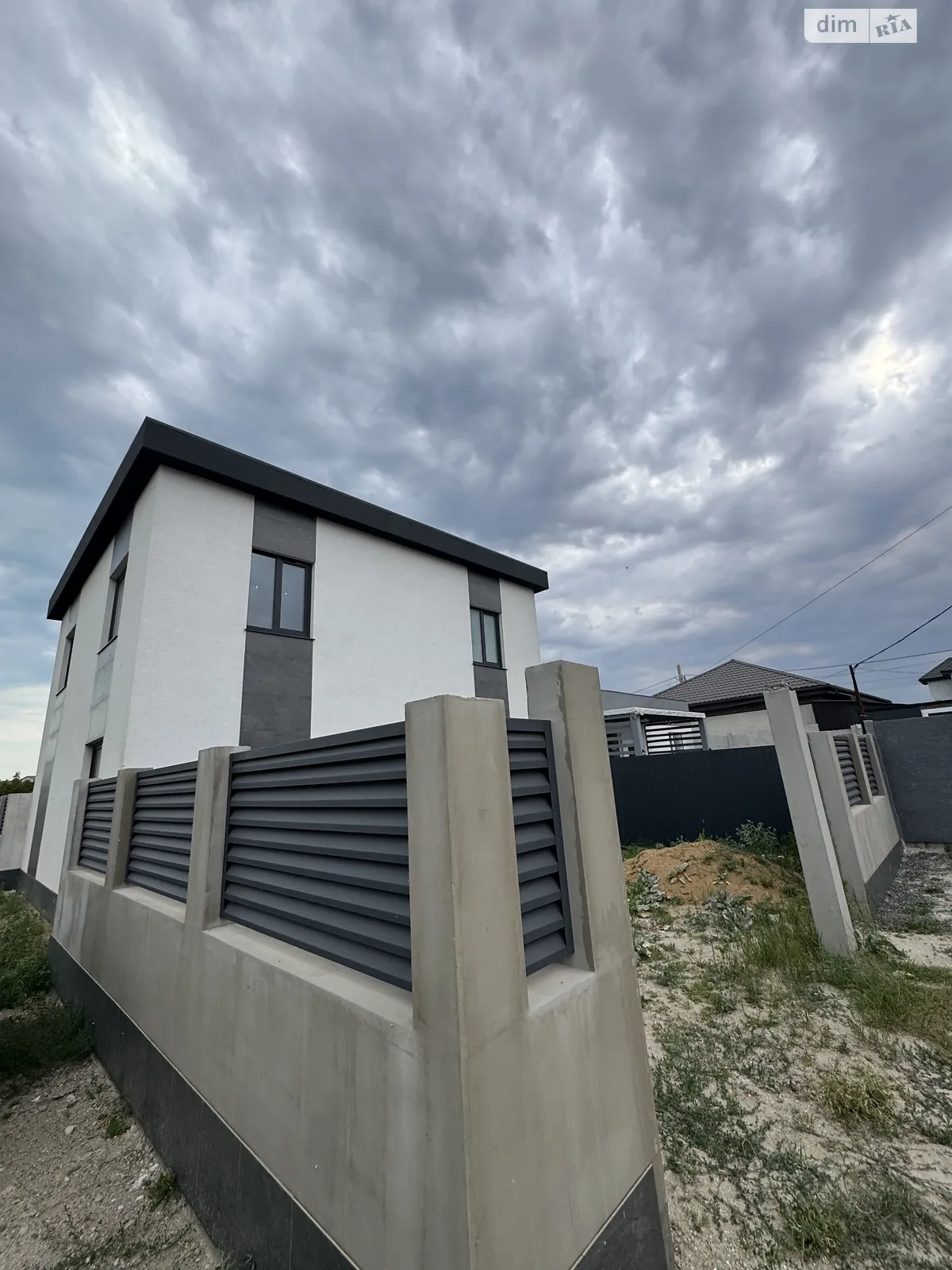 Продается дом на 2 этажа 130 кв. м с террасой, цена: 67000 $ - фото 1
