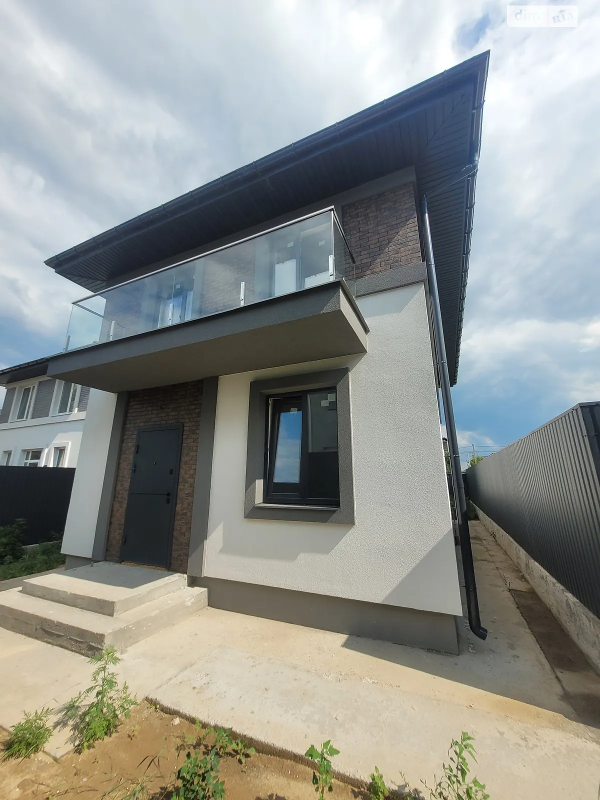 Продается дом на 3 этажа 120 кв. м с беседкой, цена: 115000 $ - фото 1