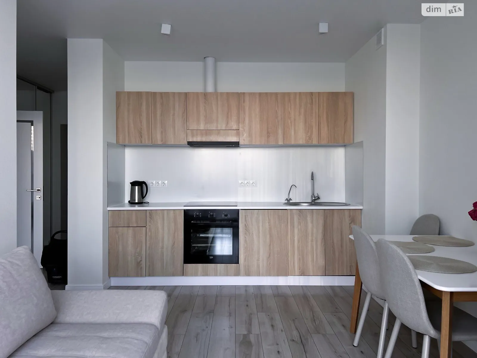 Продается 1-комнатная квартира 38 кв. м в Буче, бул. Леонида Бирюкова, 2А - фото 1