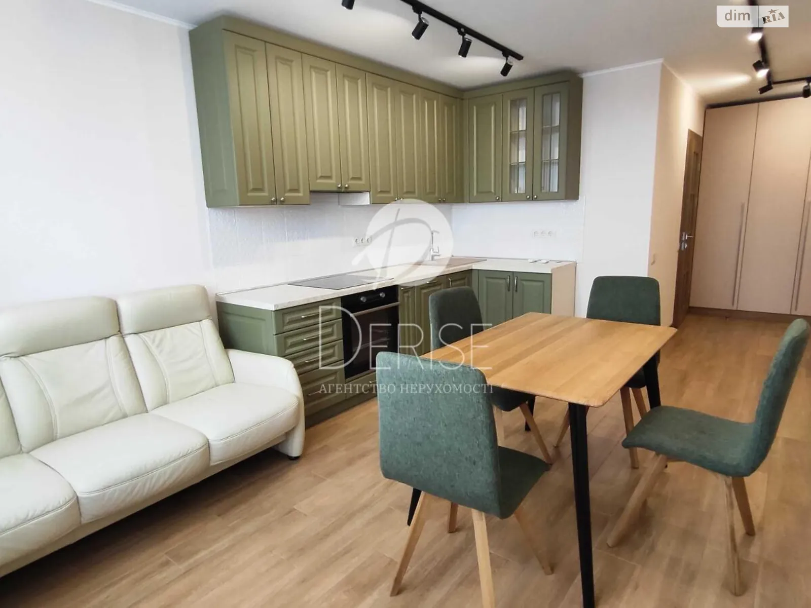 Продается 1-комнатная квартира 52 кв. м в Киеве, ул. Михаила Максимовича, 32 - фото 1