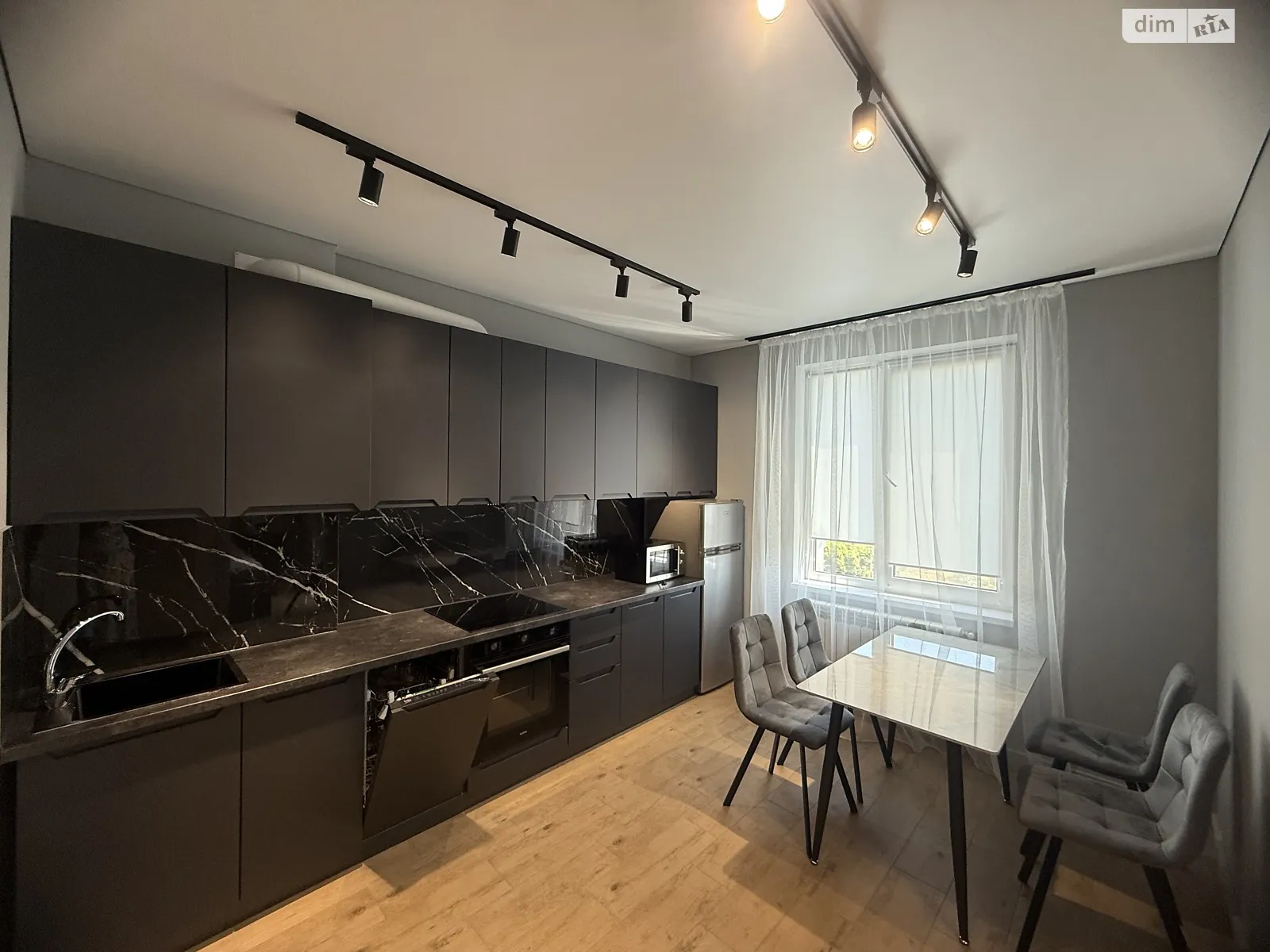 Сдается в аренду 1-комнатная квартира 38 кв. м в Ужгороде, ул. Русская, 41 - фото 1